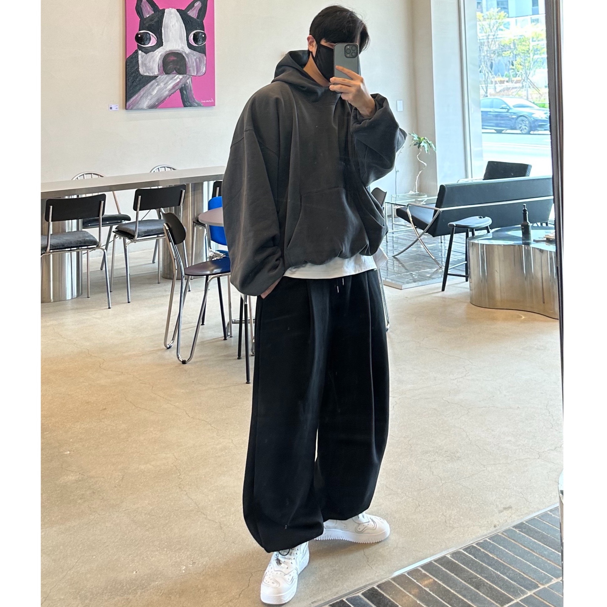 Yeezy Gap Engineered By Balenciaga Dove Hoodie Black 착용 스타일 - 3