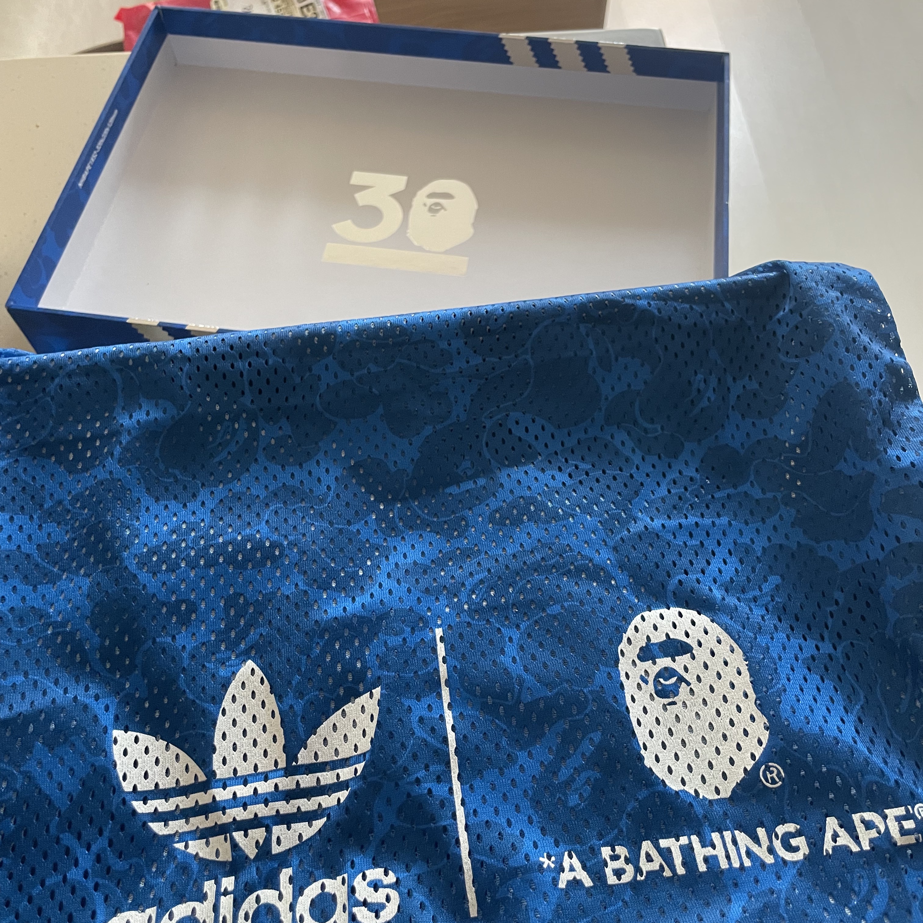 Adidas x BAPE Campus 80s Collegiate Navy 착용 스타일 - 4