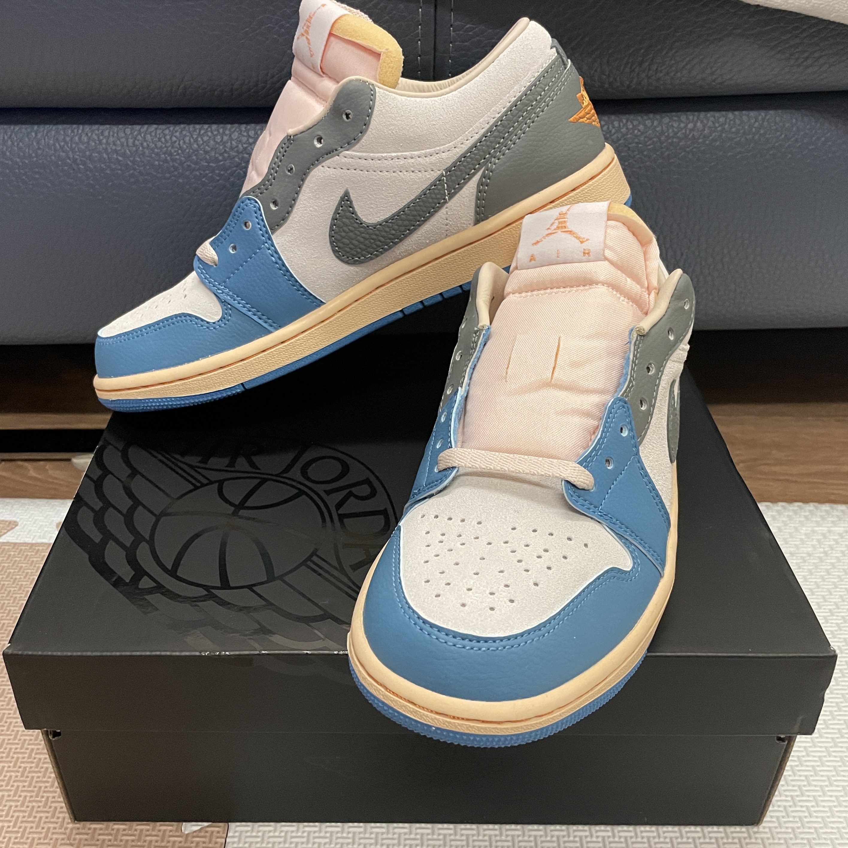 Jordan 1 Low SE Tokyo 96 착용 스타일 - 2