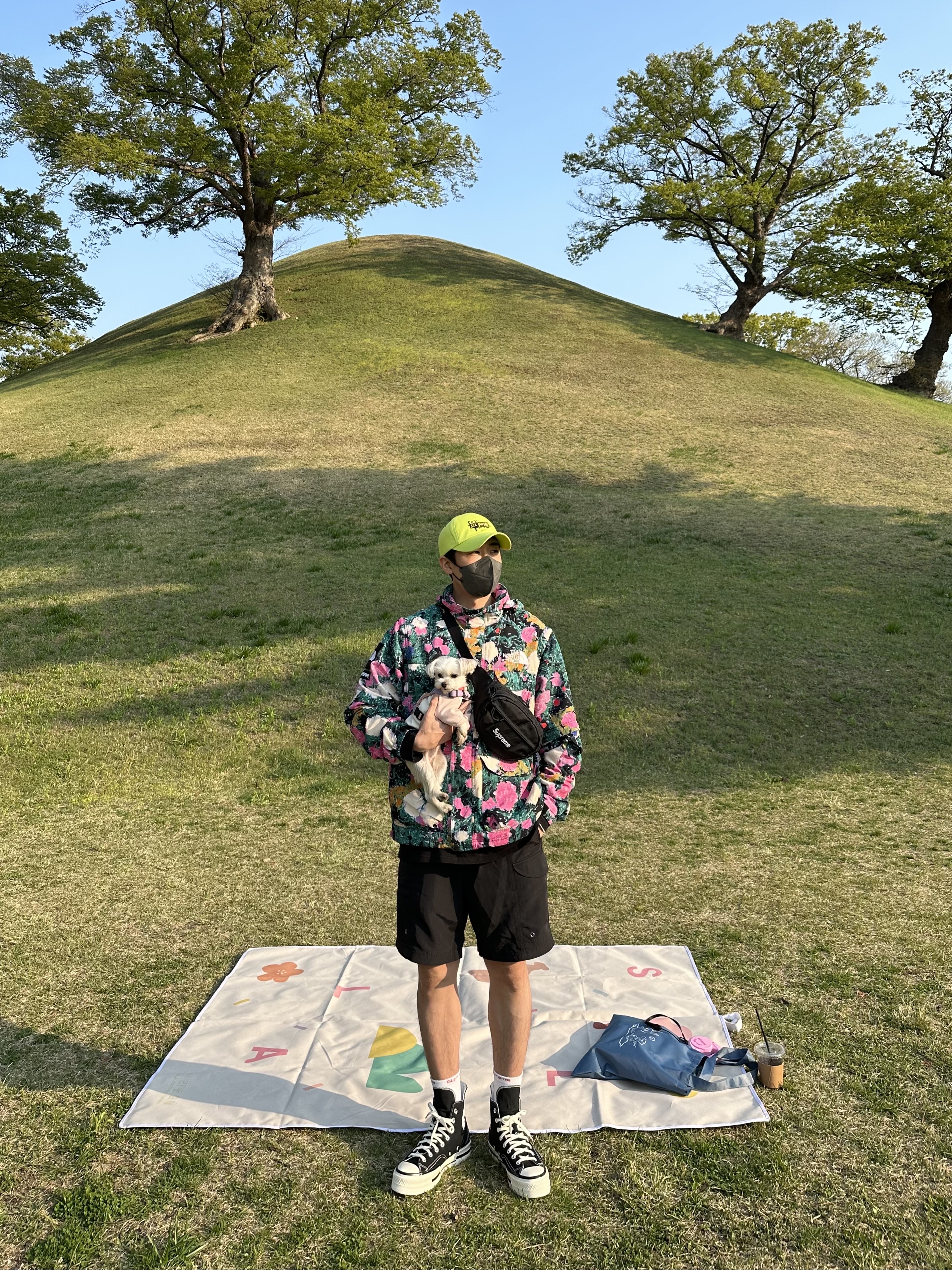 Supreme x The North Face Trekking Convertible Jacket Flowers - 22SS, Supreme x The North Face Printed Pocket T-Shirt Black - 23SS 착용 스타일 - 1