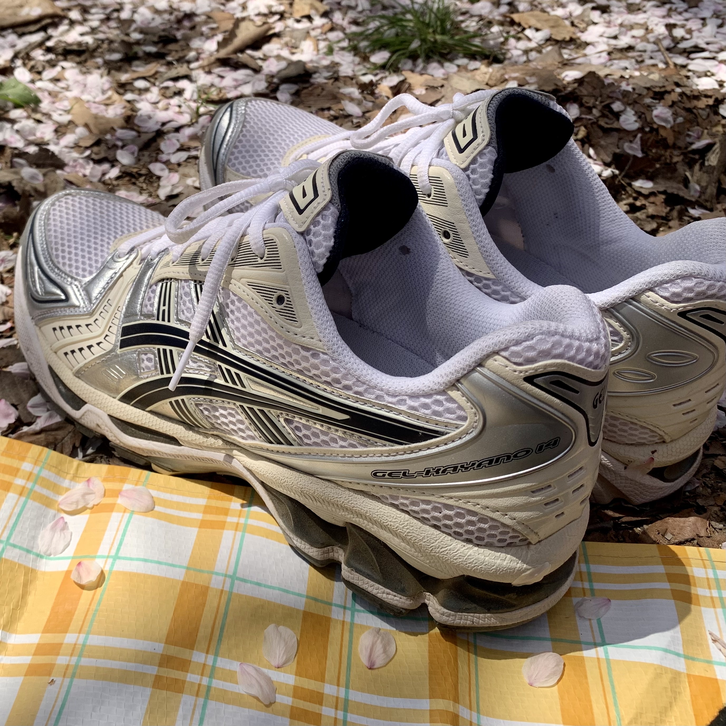 (W) Asics Gel-Kayano 14 White Midnight 착용 스타일 - 3
