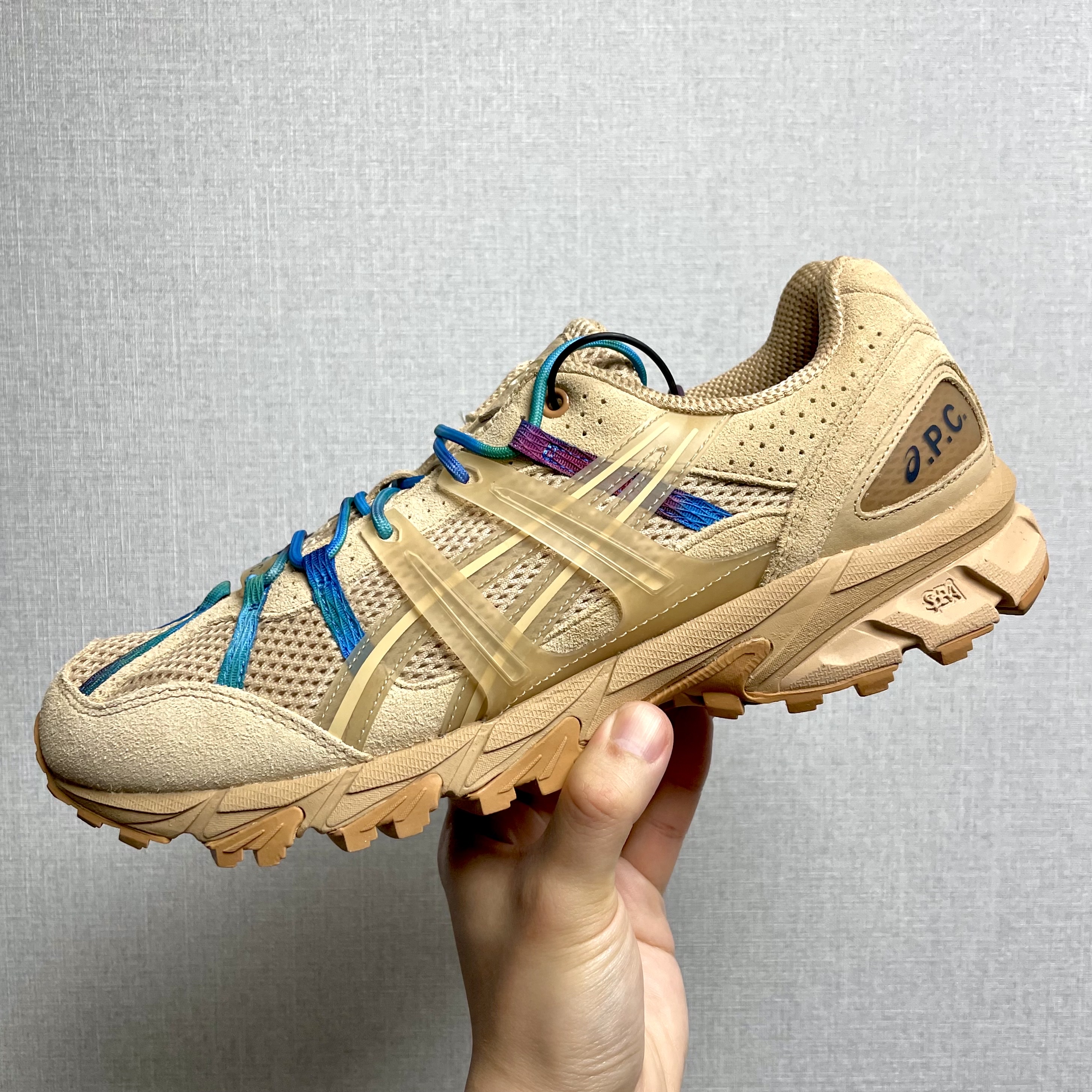 Asics x A.P.C. Gel-Sonoma 15-50 Beige 착용 스타일 - 1