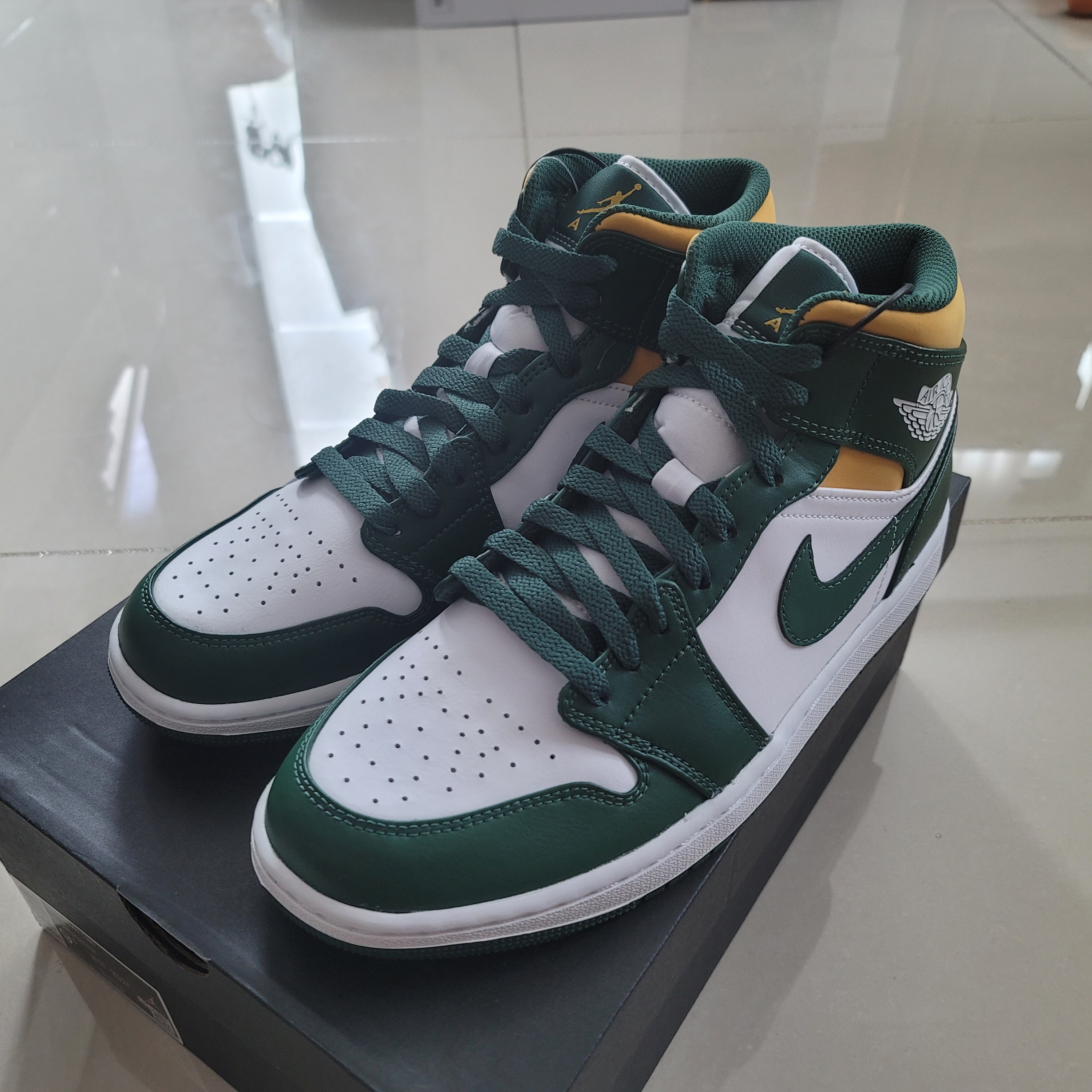 Jordan 1 Mid Sonics 2021 착용 스타일 - 1