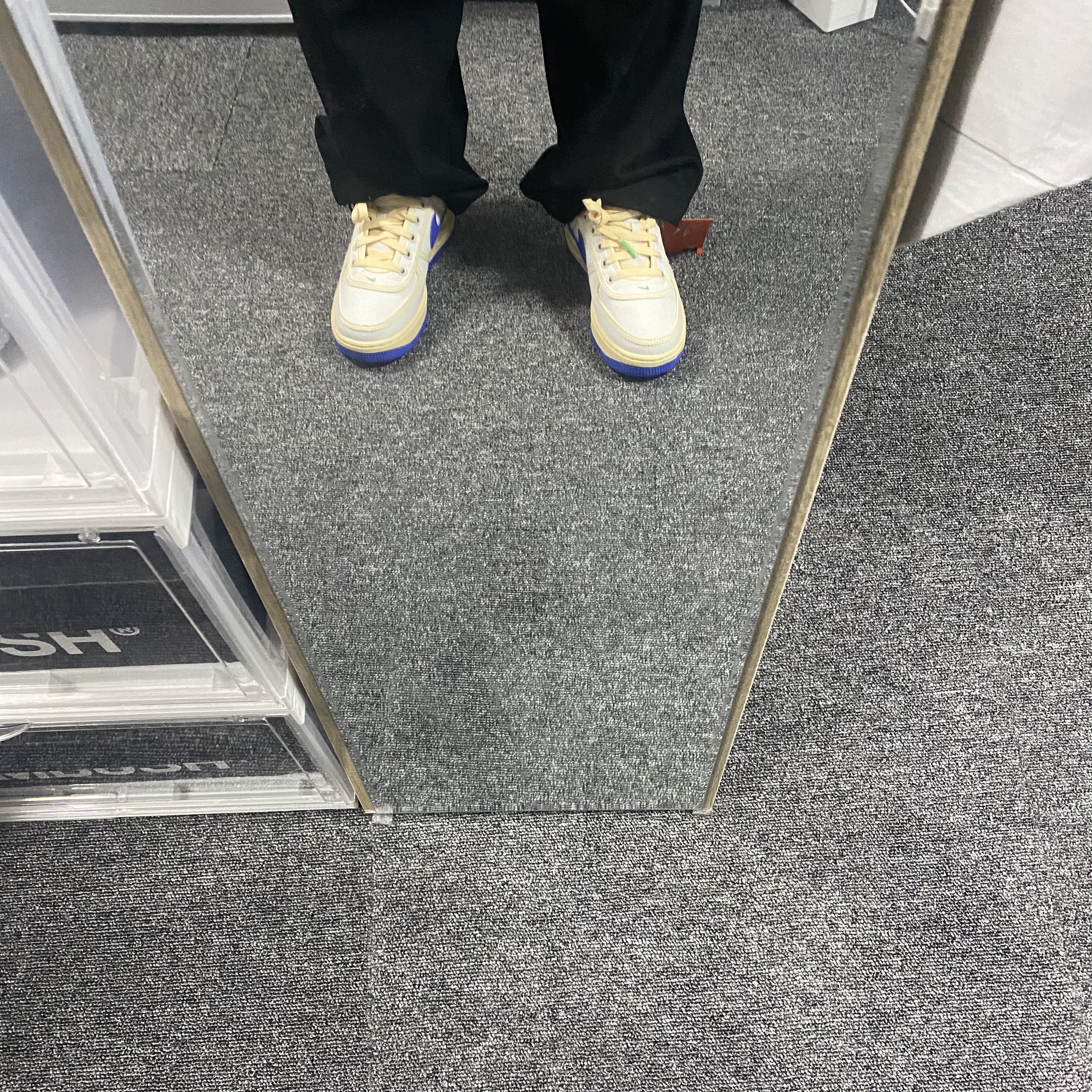 (W) Nike Air Force 1 '07 Sail Medium Blue 착용 스타일 - 3