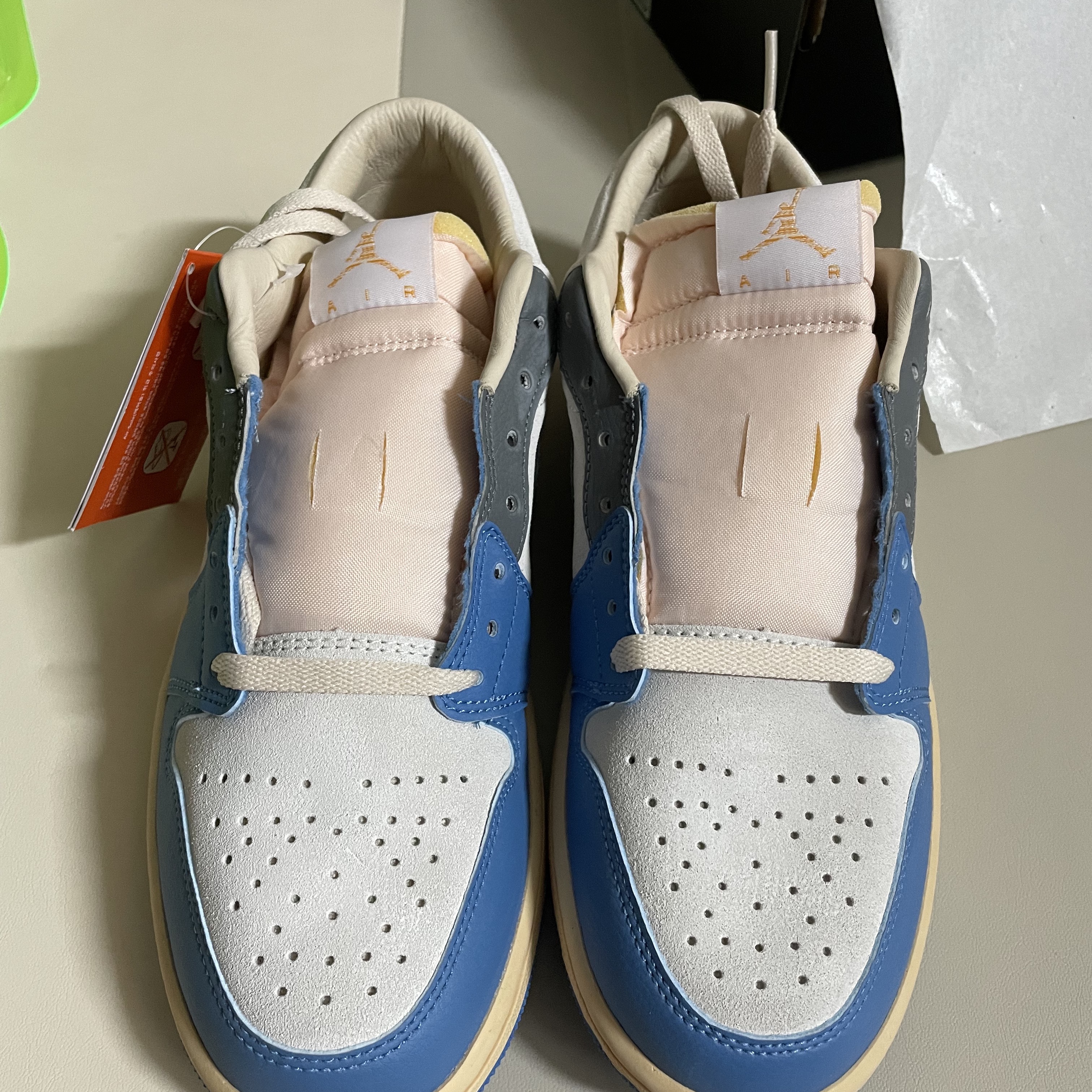 Jordan 1 Low SE Tokyo 96 착용 스타일 - 4