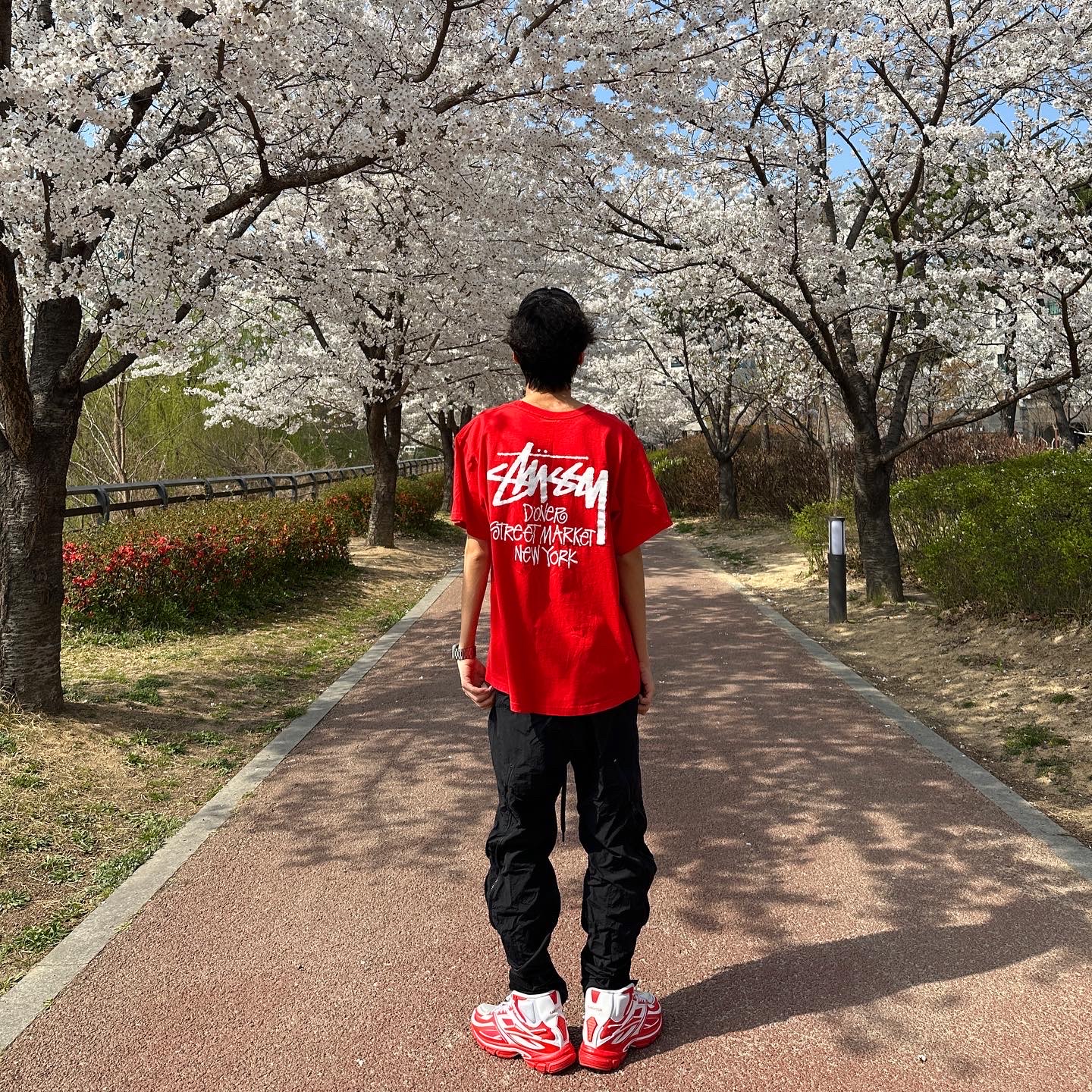 Reebok x Kanghyuk Premier Road Modern Mid White Red, Stussy Stock DSM New York T-Shirt Red 착용 스타일 - 2
