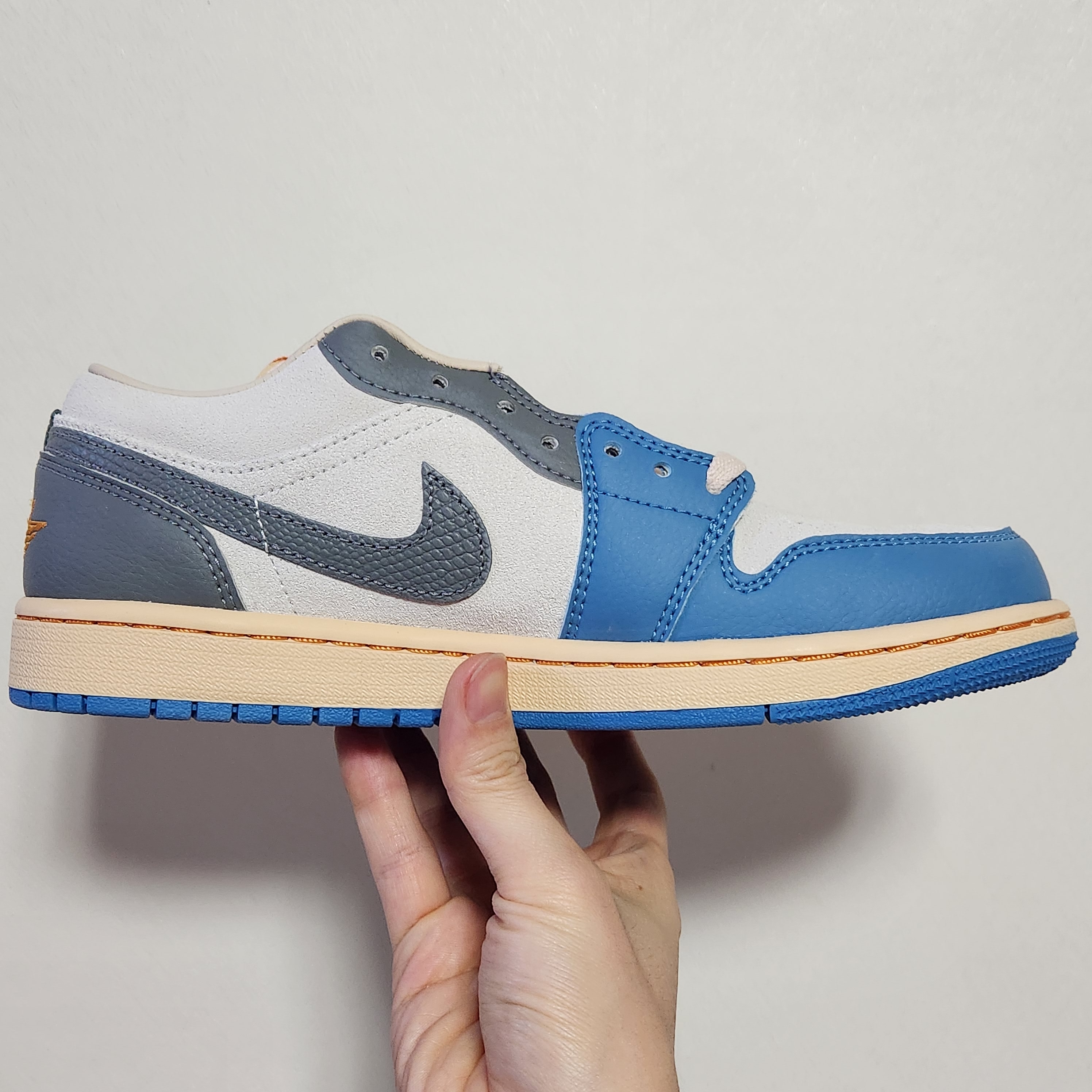 Jordan 1 Low SE Tokyo 96 착용 스타일 - 4