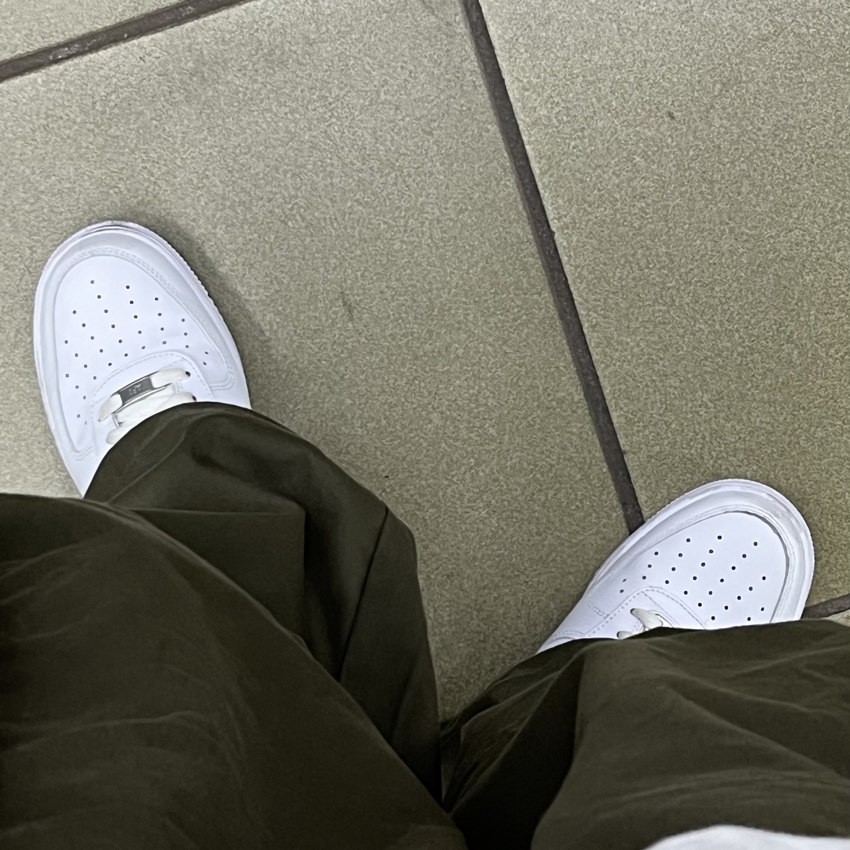 Nike Air Force 1 '07 Low White 착용 스타일