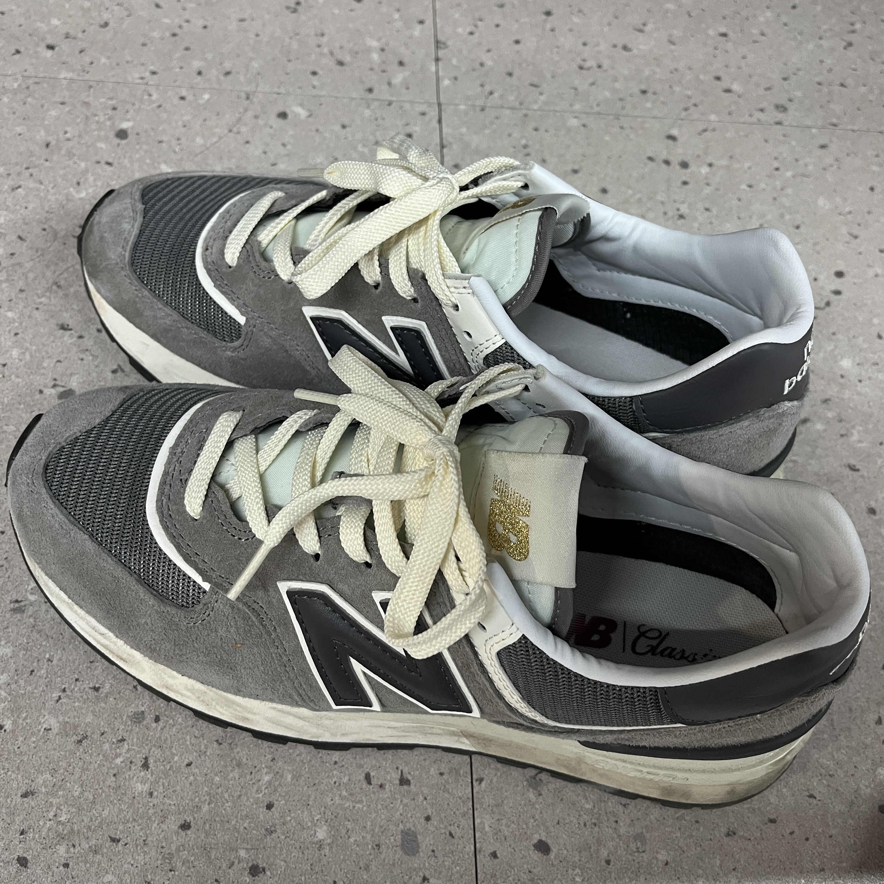 New Balance 574 Legacy Grey 착용 스타일