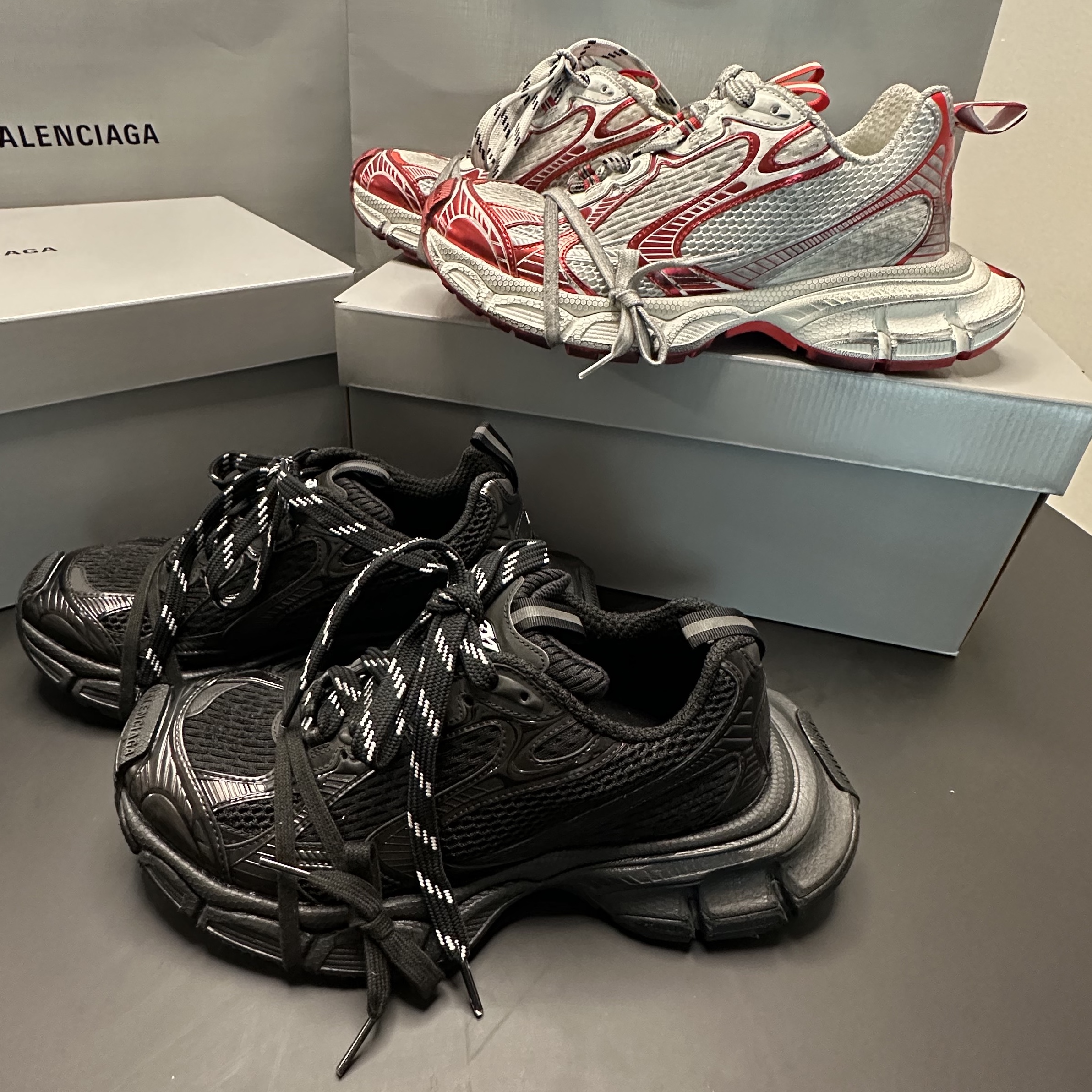 Balenciaga 3XL Sneakers White Red, Balenciaga 3XL Ski Sneakers Black 착용 스타일 - 2