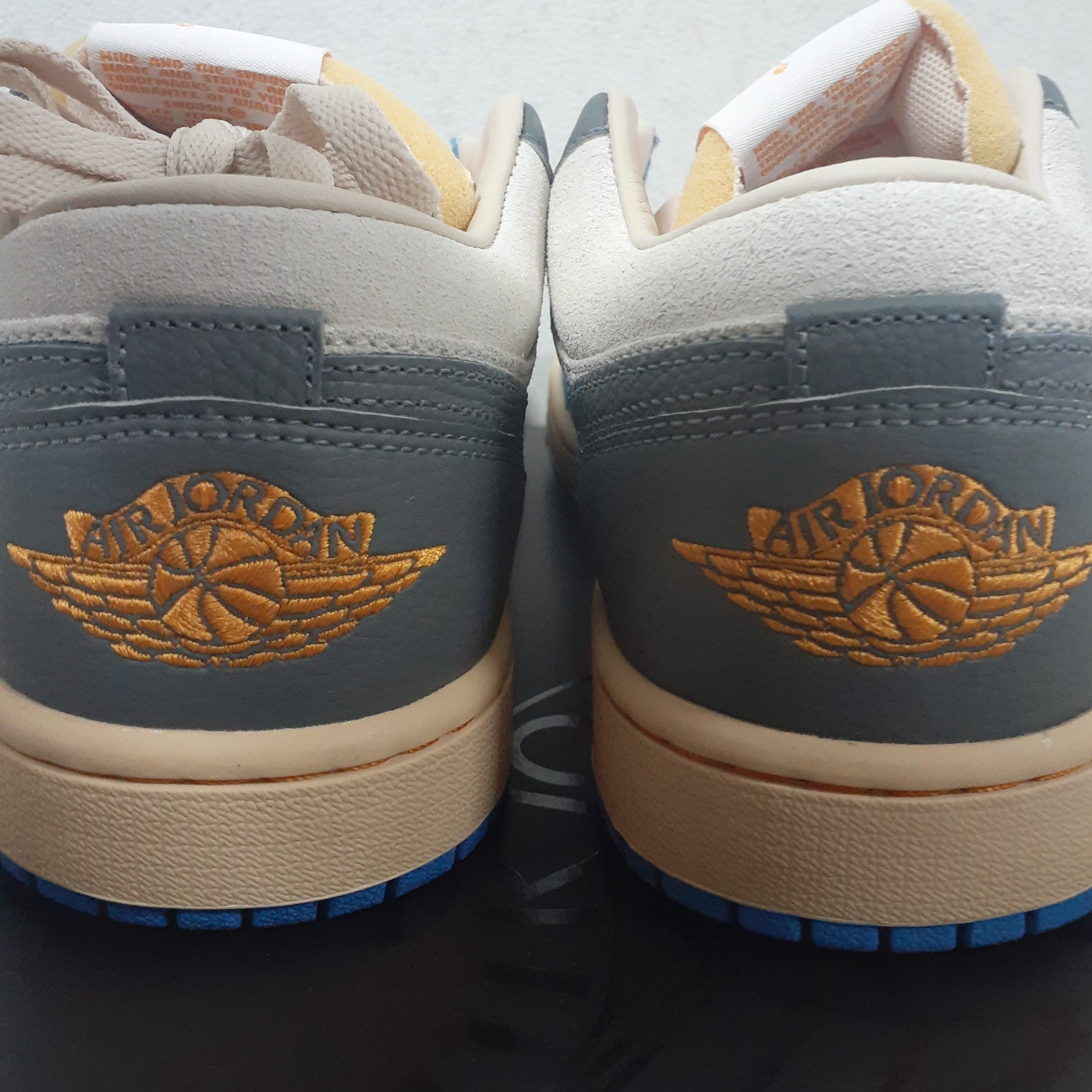 Jordan 1 Low SE Tokyo 96 착용 스타일 - 3