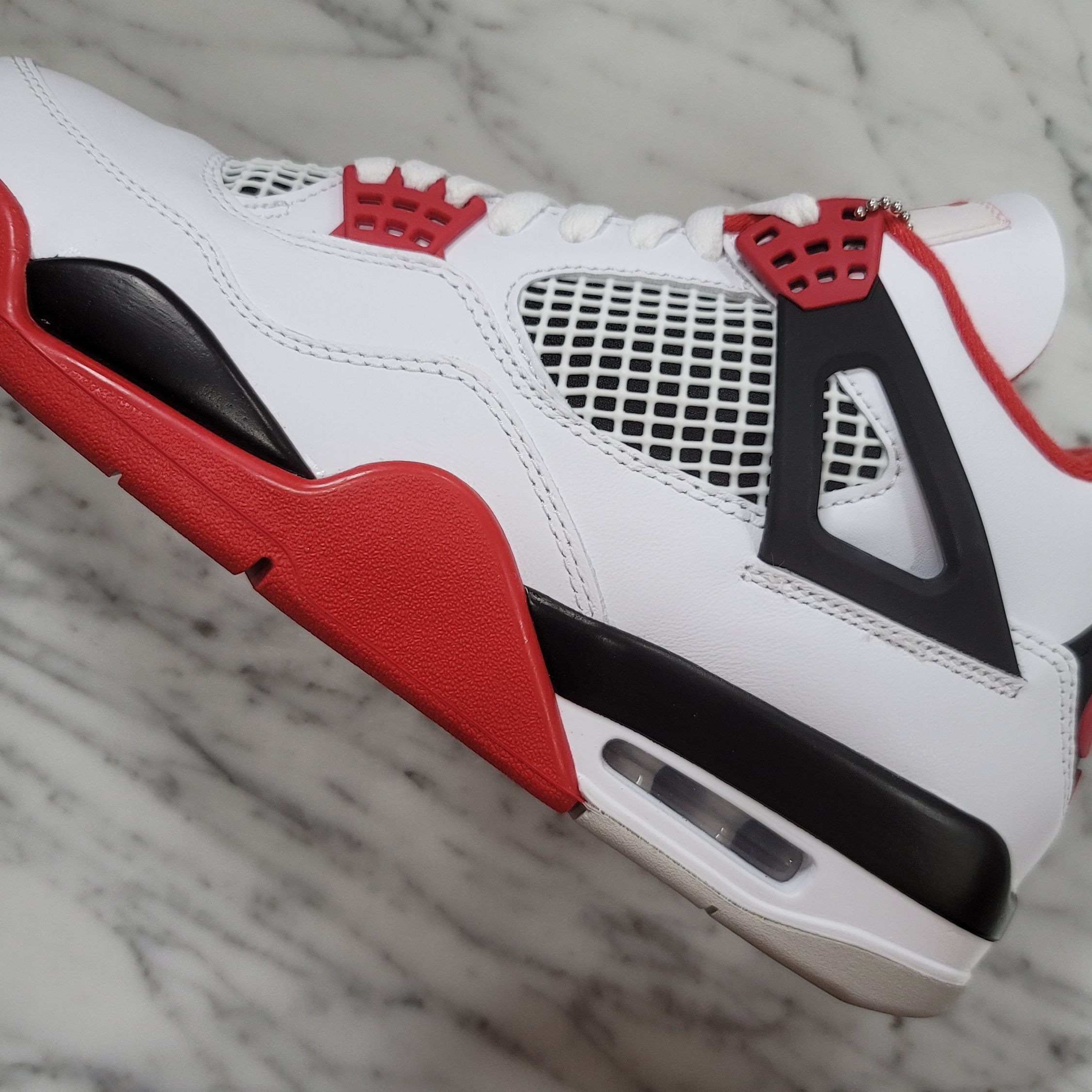 Jordan 4 Retro OG Fire Red 2020 착용 스타일