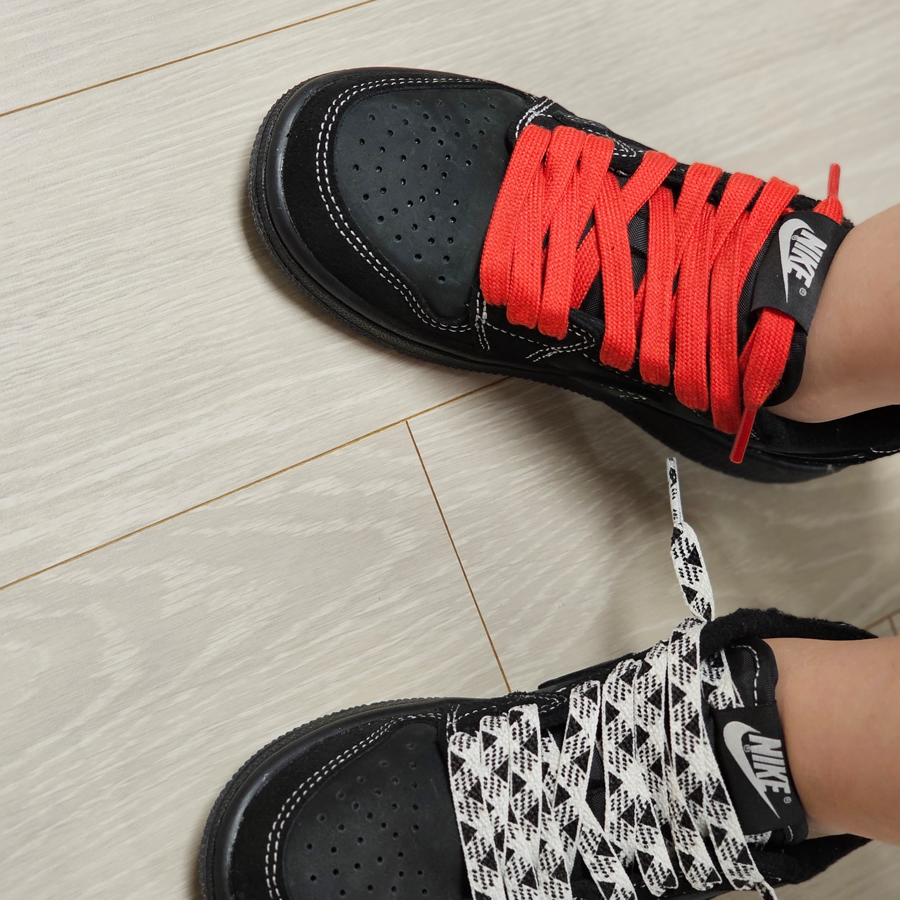 (PS) Jordan 1 x Travis Scott Retro Low OG SP Black Phantom 착용 스타일 - 3