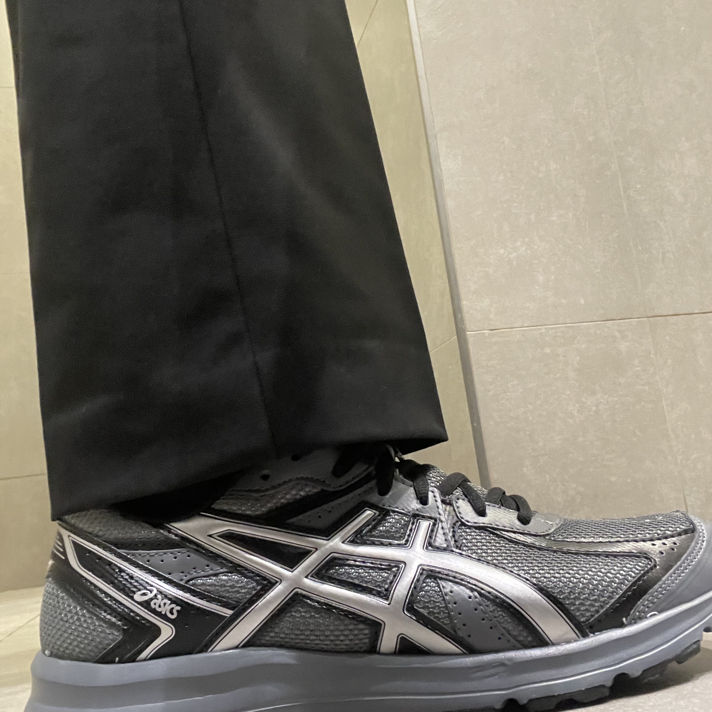 Asics Jog 100 S Steel Grey - 2E Wide 착용 스타일