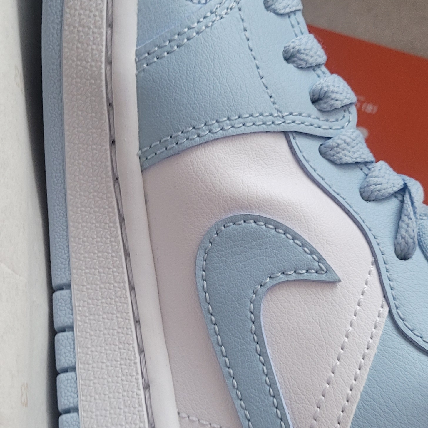 (W) Jordan 1 Low White Ice Blue 착용 스타일