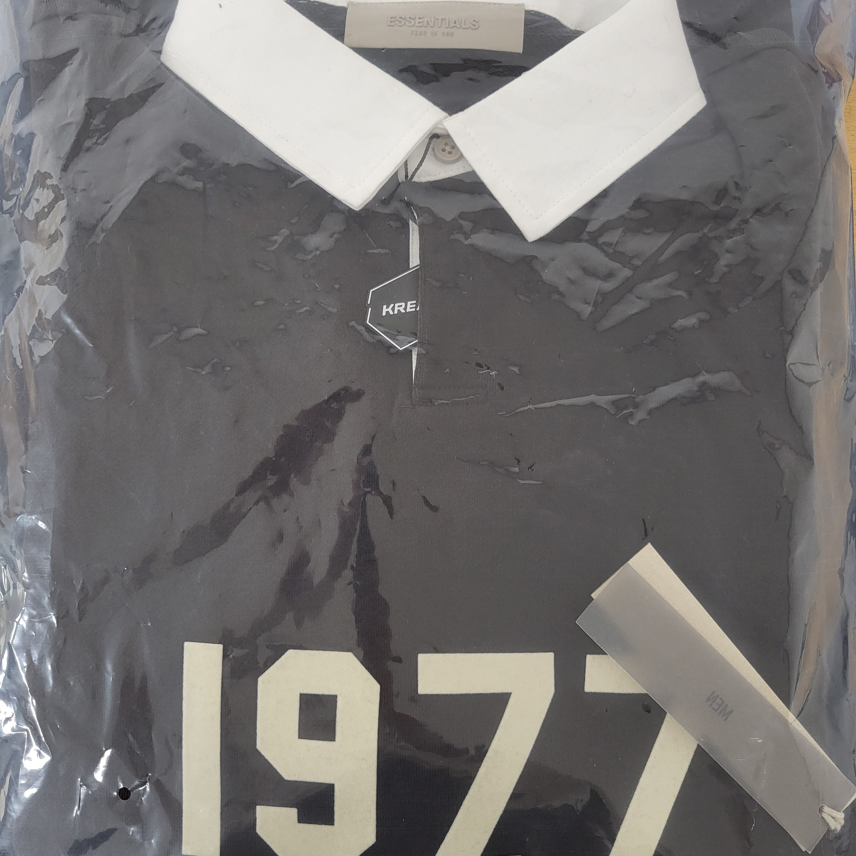 Essentials 1977 Rugby Long Sleeve Polo Iron - 22SS 착용 스타일
