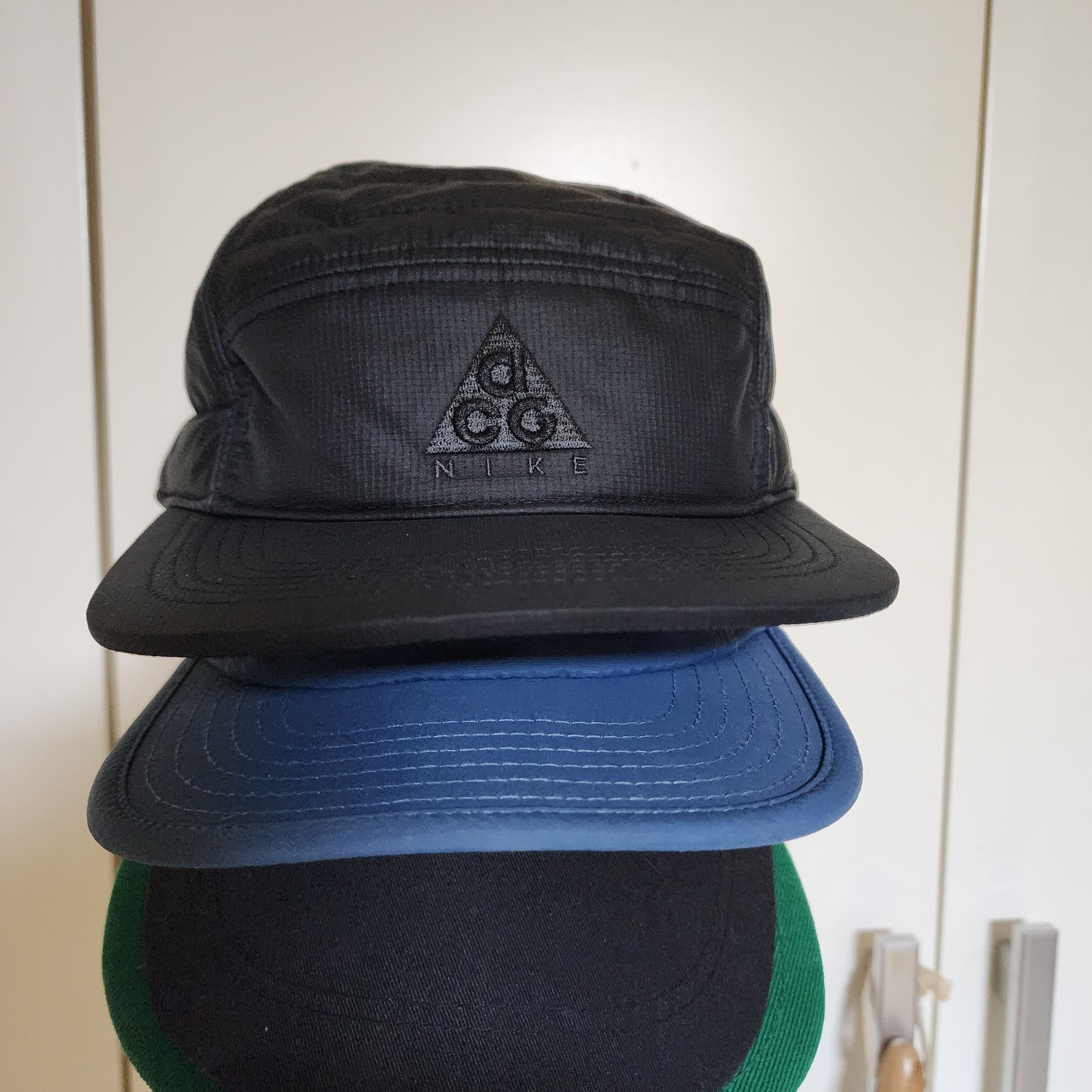 Nike ACG AW84 Padded Cap Black 착용 스타일 - 1