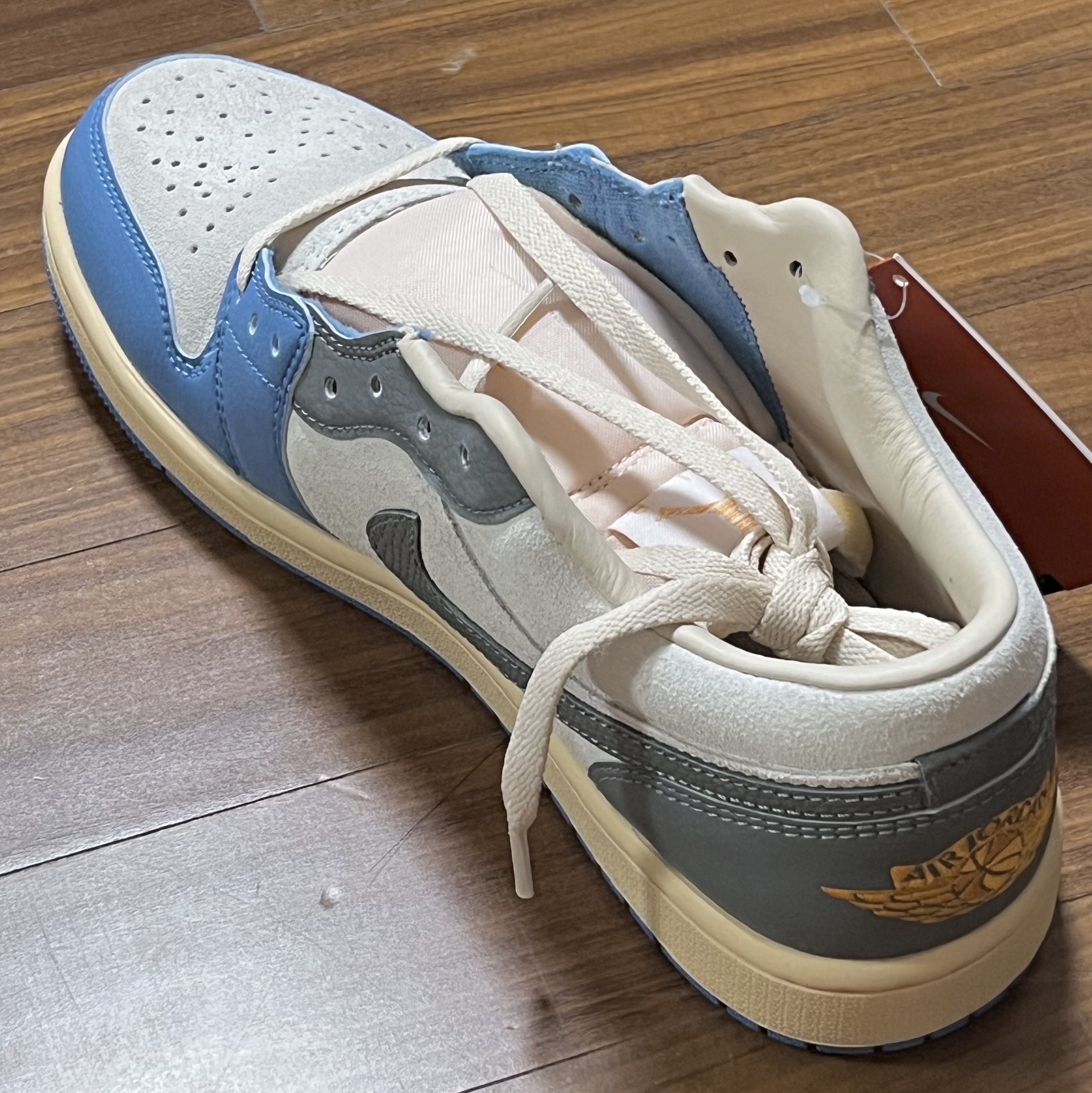 Jordan 1 Low SE Tokyo 96 착용 스타일 - 2