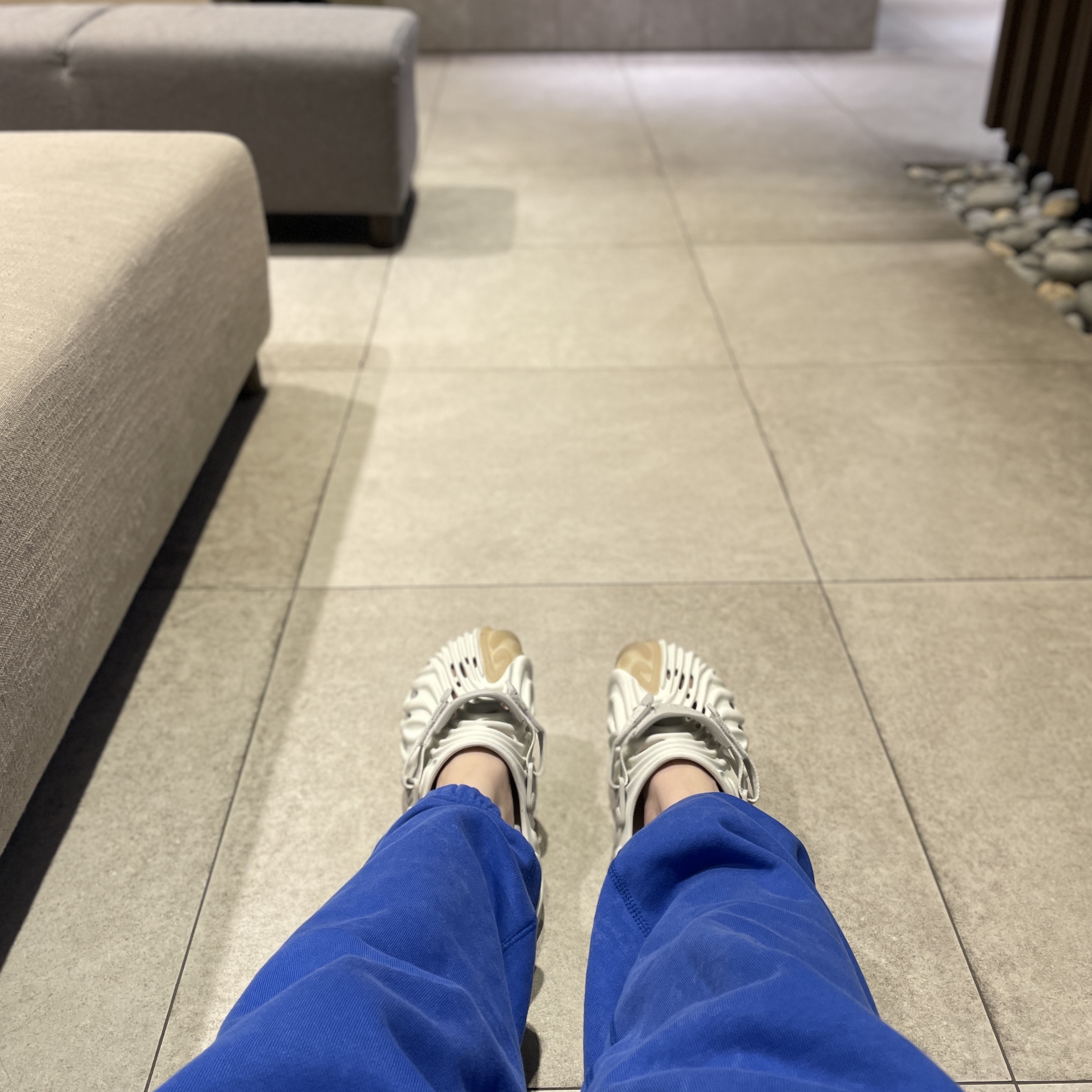 Crocs x Salehe Bembury Pollex Clog Stratus, Nike x Stussy NRG Acid Washed Fleece Pants Game Royal (DR4025-480) 착용 스타일