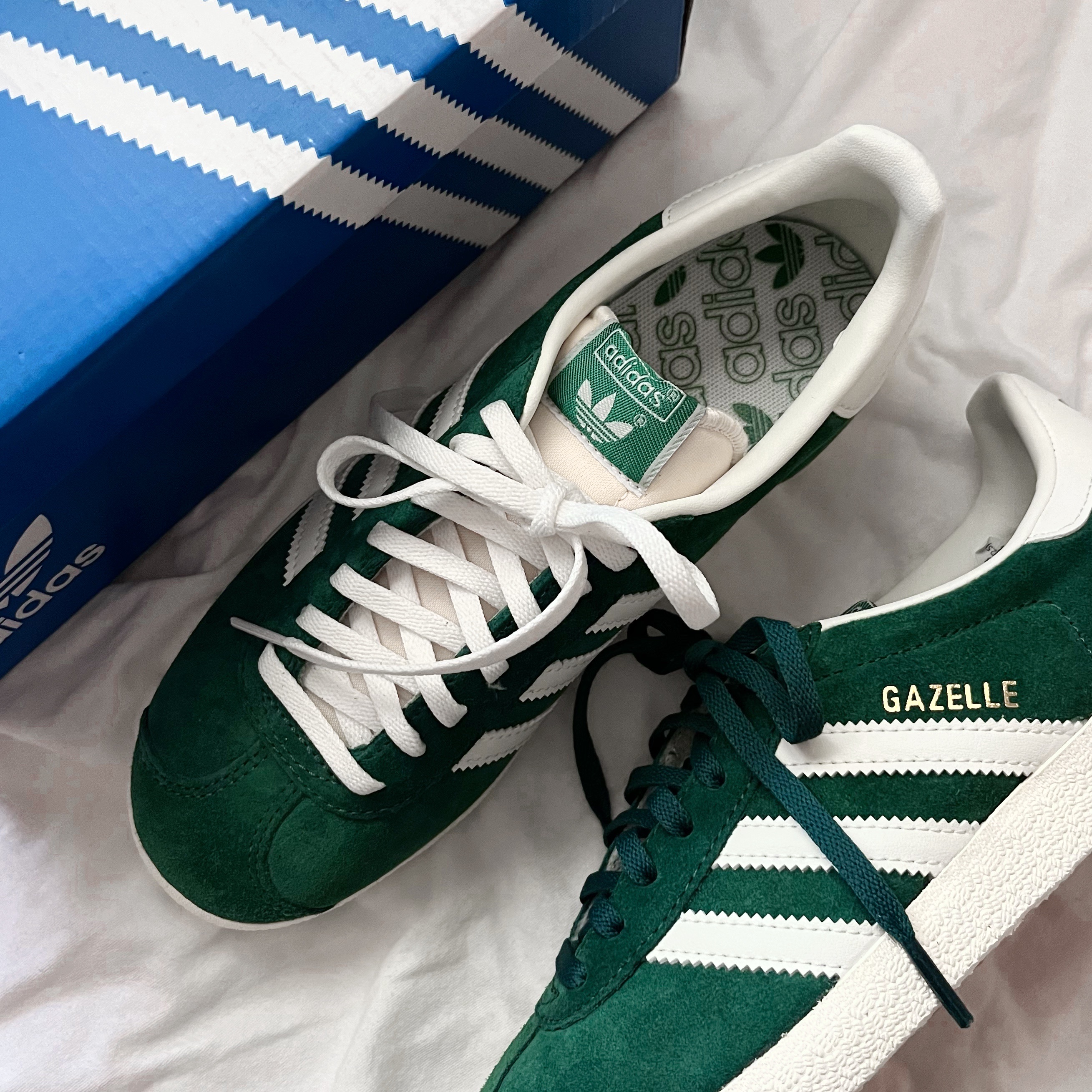 Adidas Gazelle Dark Green Cream White 착용 스타일 - 1