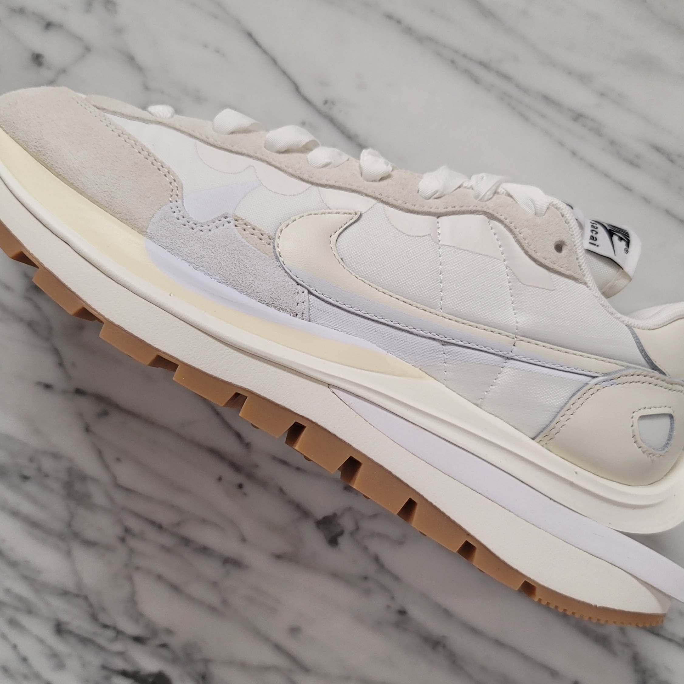 Nike x Sacai VaporWaffle White and Gum 착용 스타일