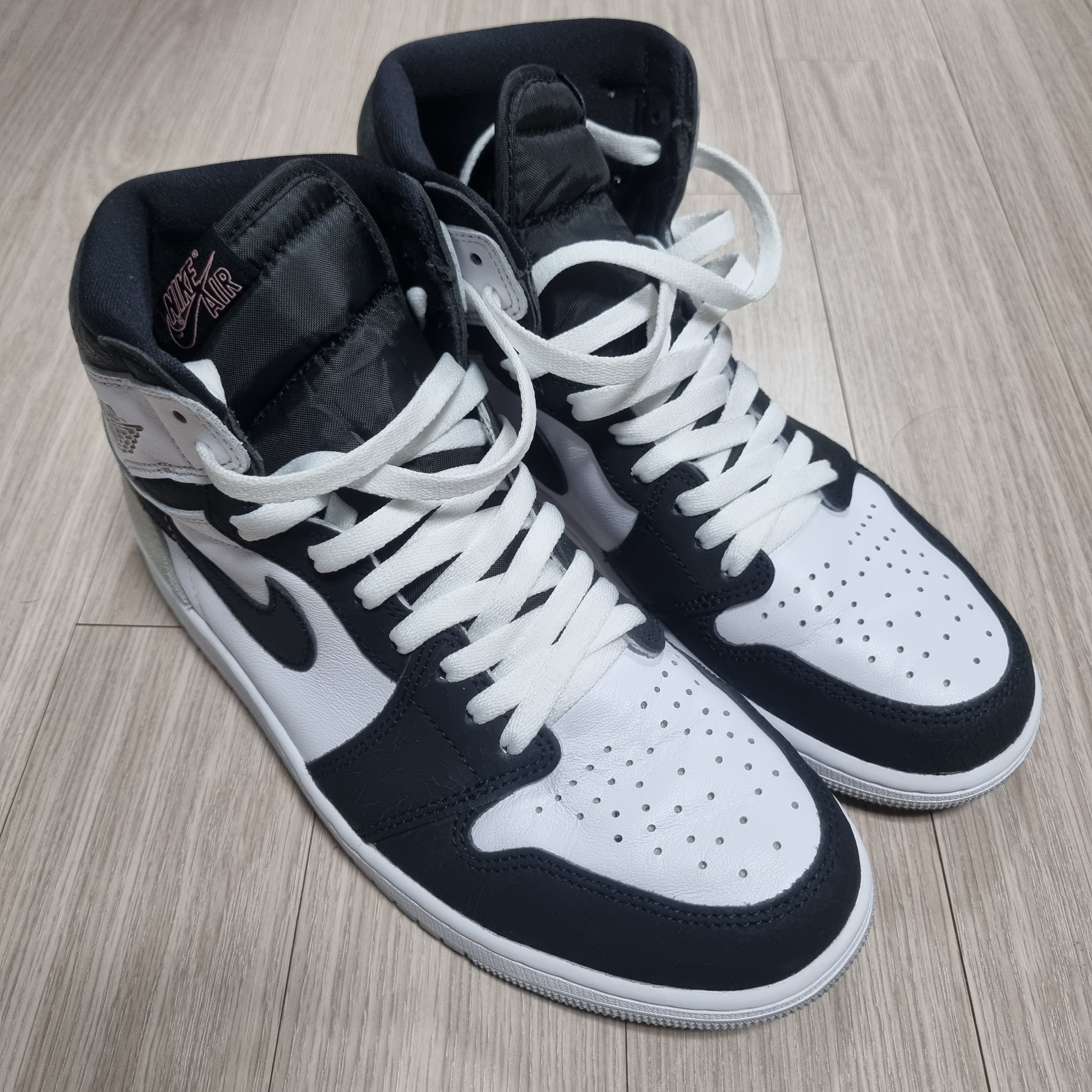 Jordan 1 Retro High OG Bleached Coral 착용 스타일