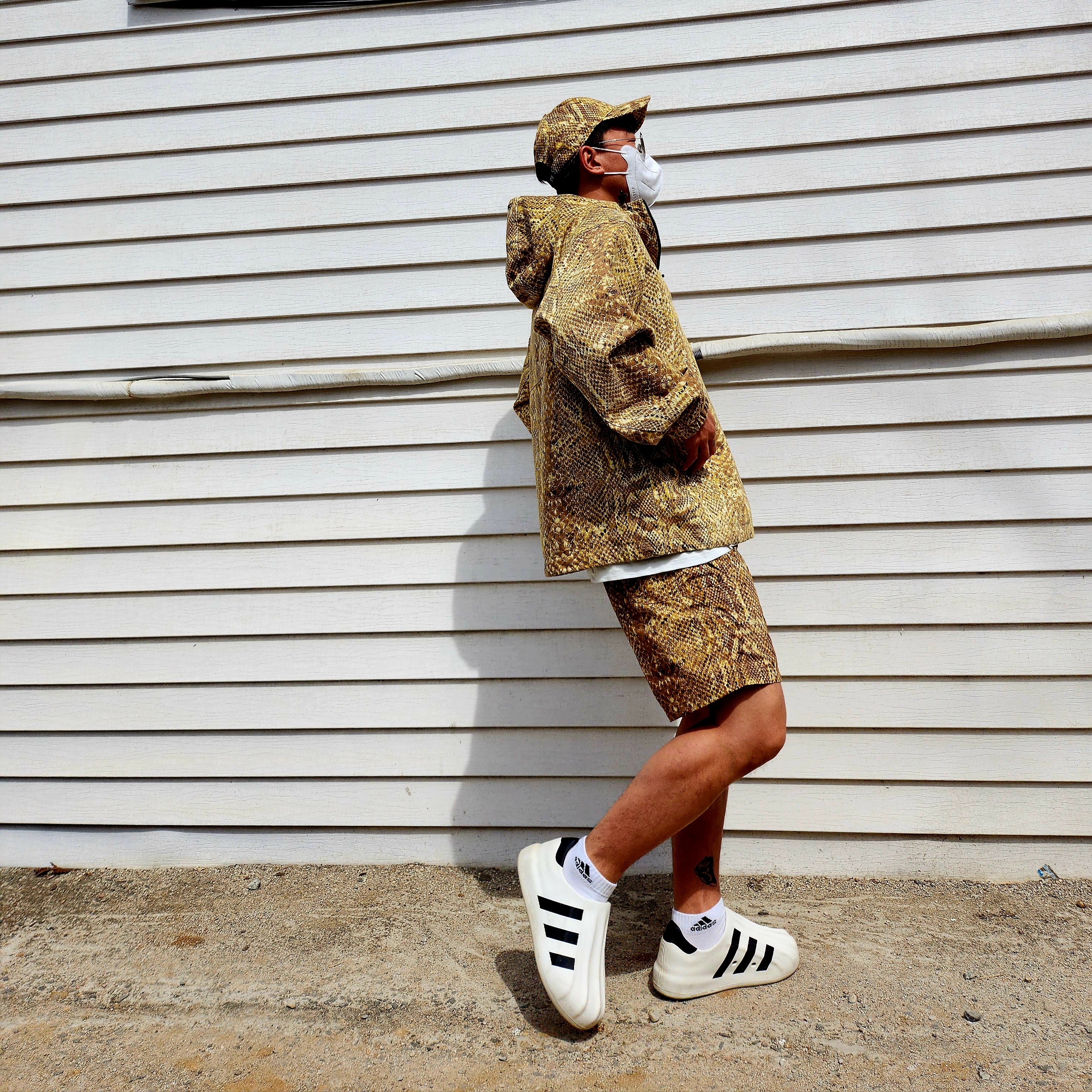 Supreme x Nike ACG Denim 6-Panel Gold Snakeskin - 22FW, Supreme x Nike ACG Denim Pullover Gold Snakeskin - 22FW 착용 스타일