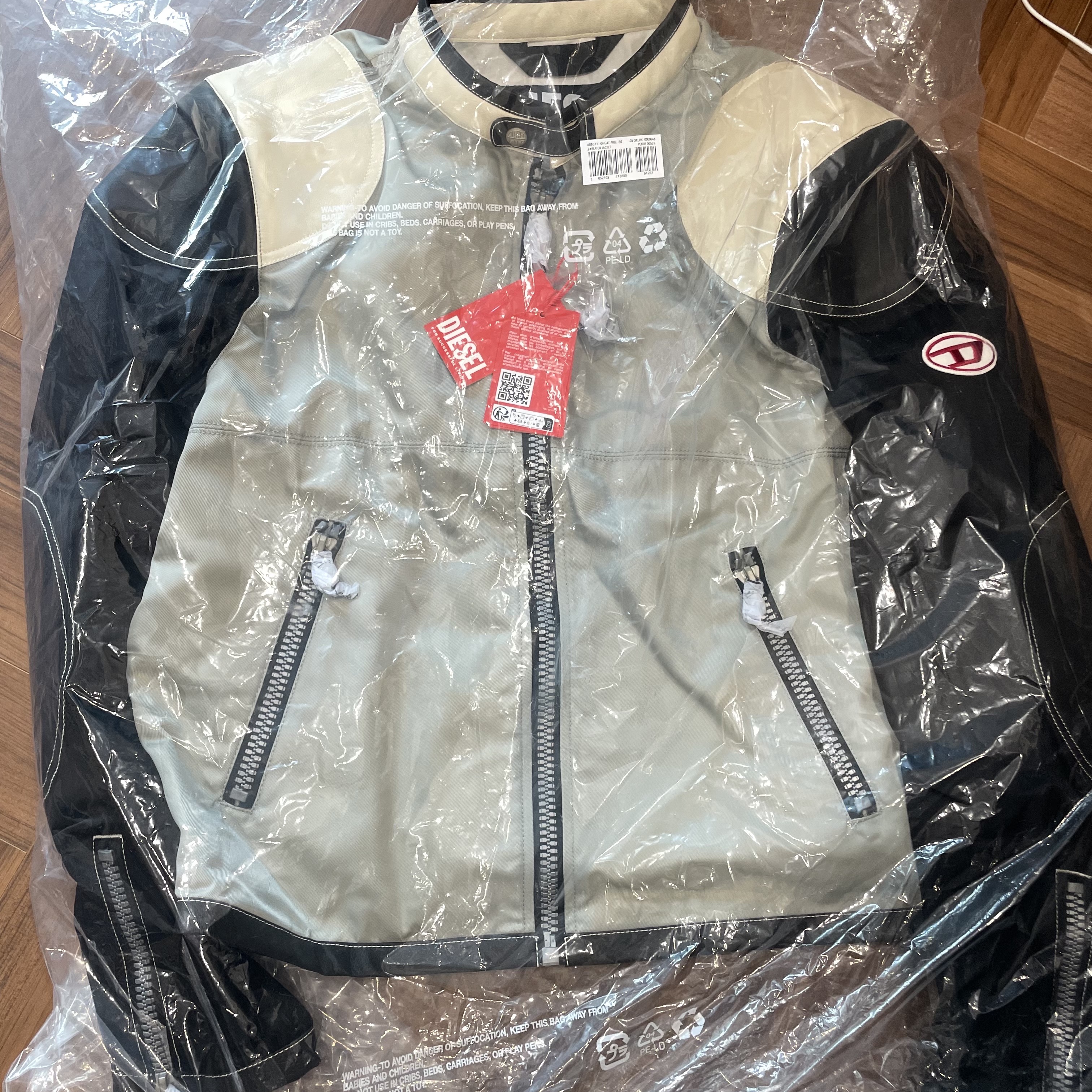 Diesel J-Kreator Biker Jacket in Colour-Block Nylon Black Grey 착용 스타일 - 2