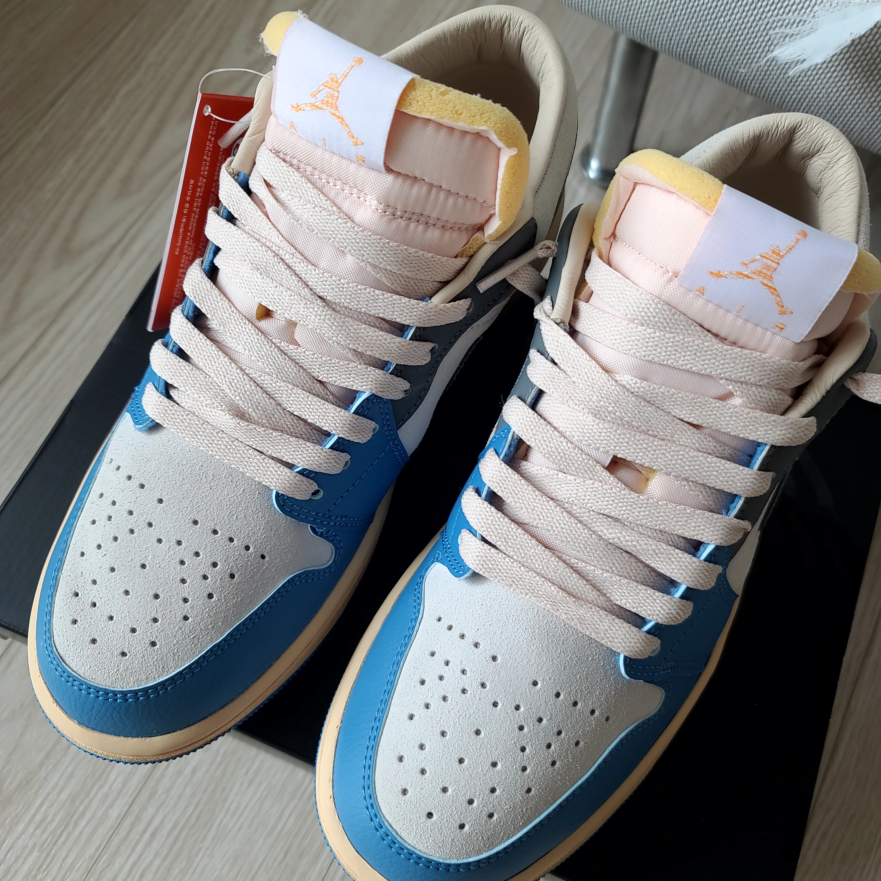 Jordan 1 Low SE Tokyo 96 착용 스타일 - 1