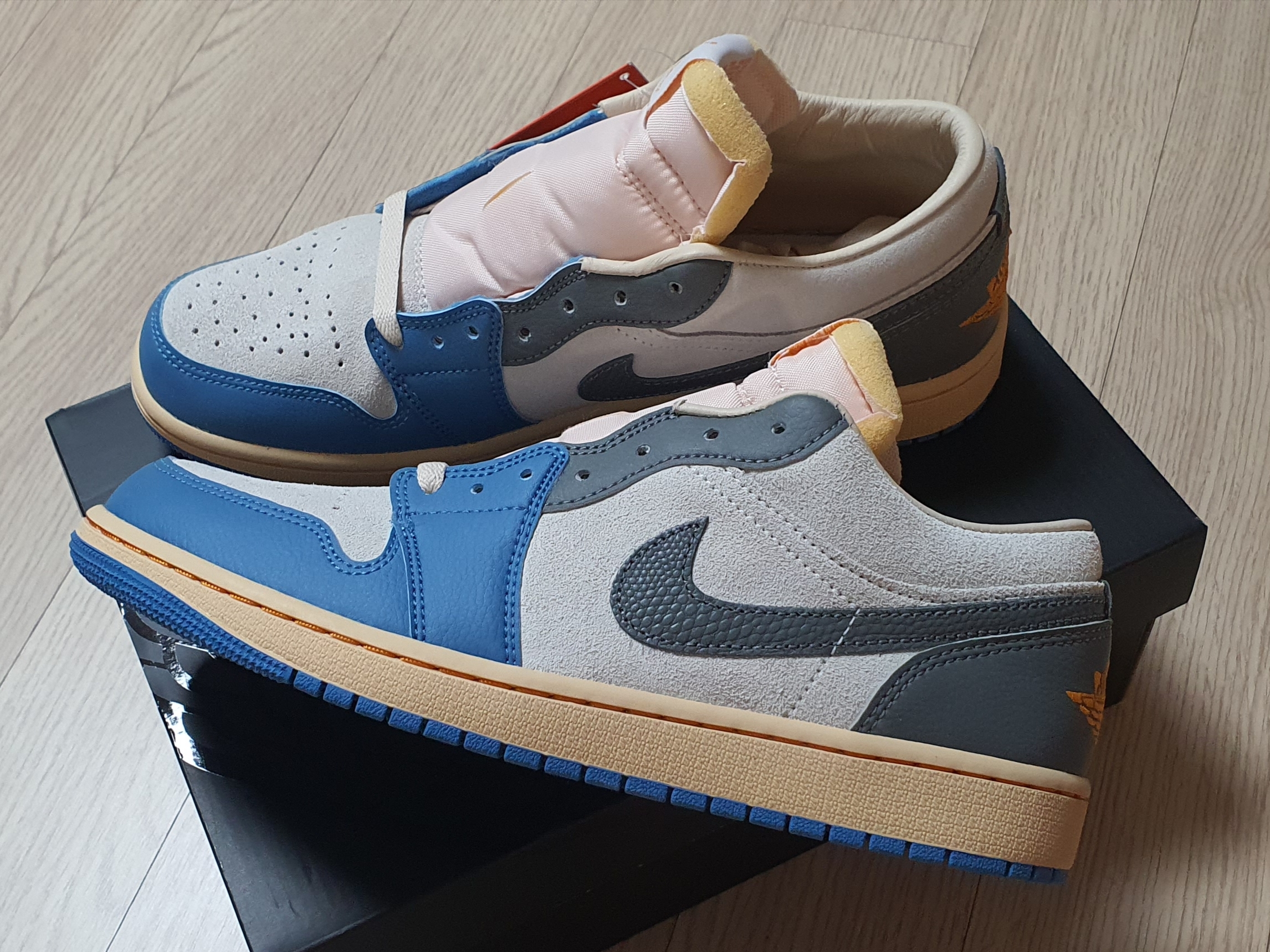 Jordan 1 Low SE Tokyo 96 착용 스타일 - 1
