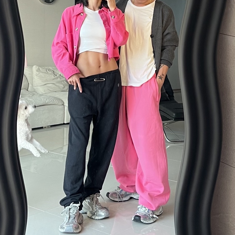 Nike x Stussy NRG Washed Fleece Pants Lotus PInk (DO5296-670), Balenciaga 3XL Sneakers White Red Blue 착용 스타일