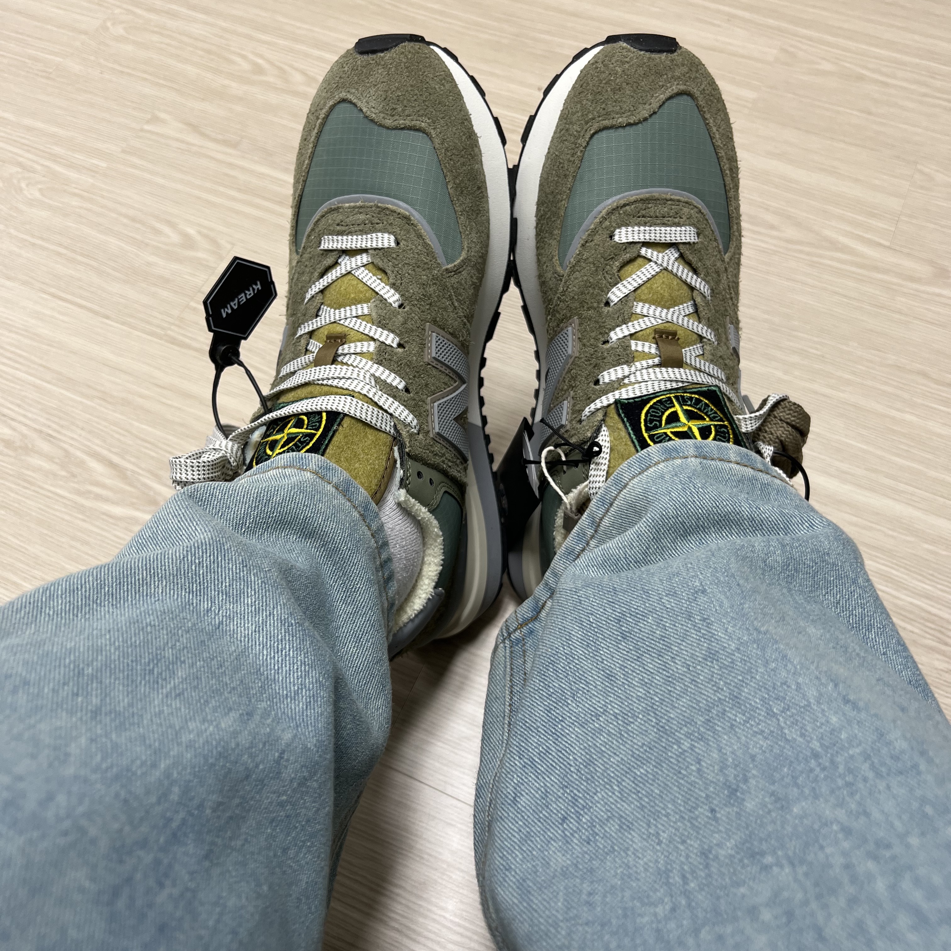 New Balance x Stone Island 574 Legacy Green 착용 스타일