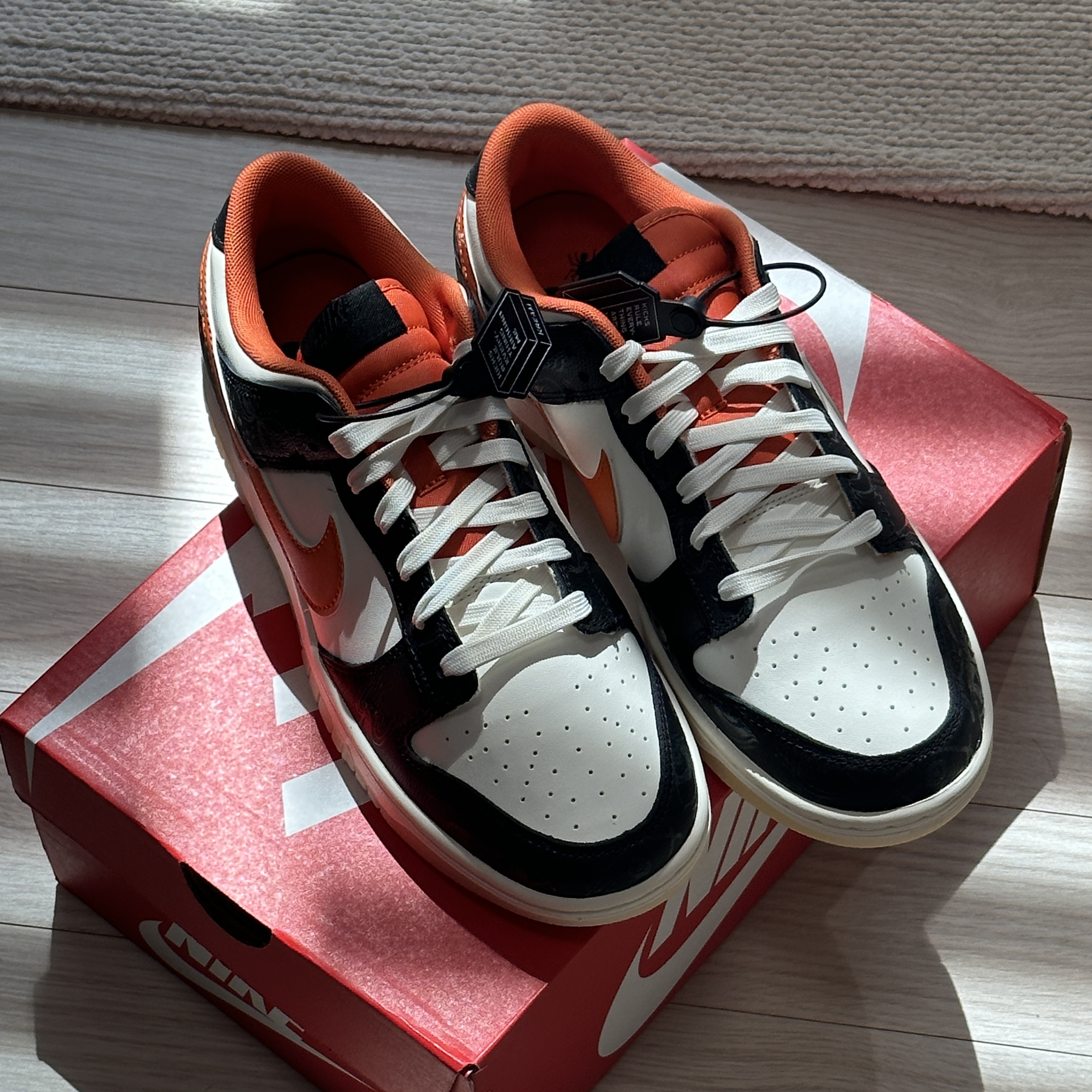 Nike Dunk Low Retro PRM Halloween 착용 스타일