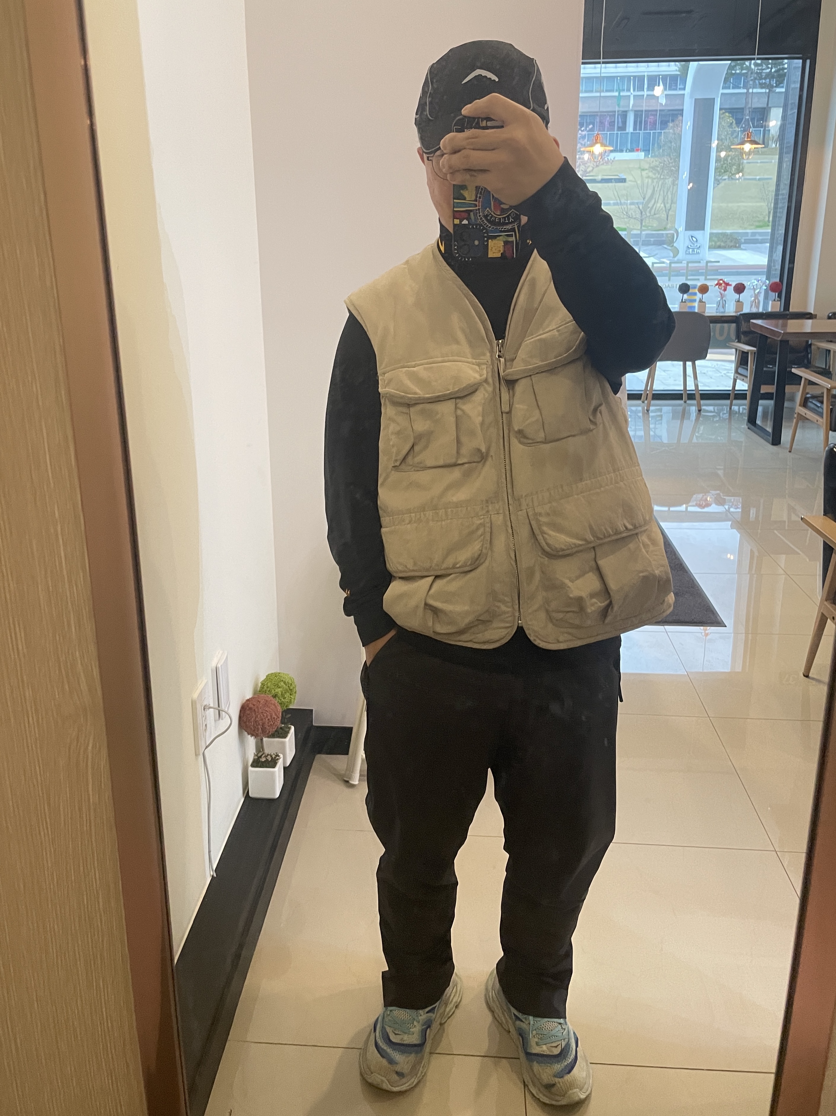 Darkr8m Studio x Hardhitters Refelective Running Cap Black, Nike x Drake Nocta Essential Mock Neck Black - Asia 착용 스타일