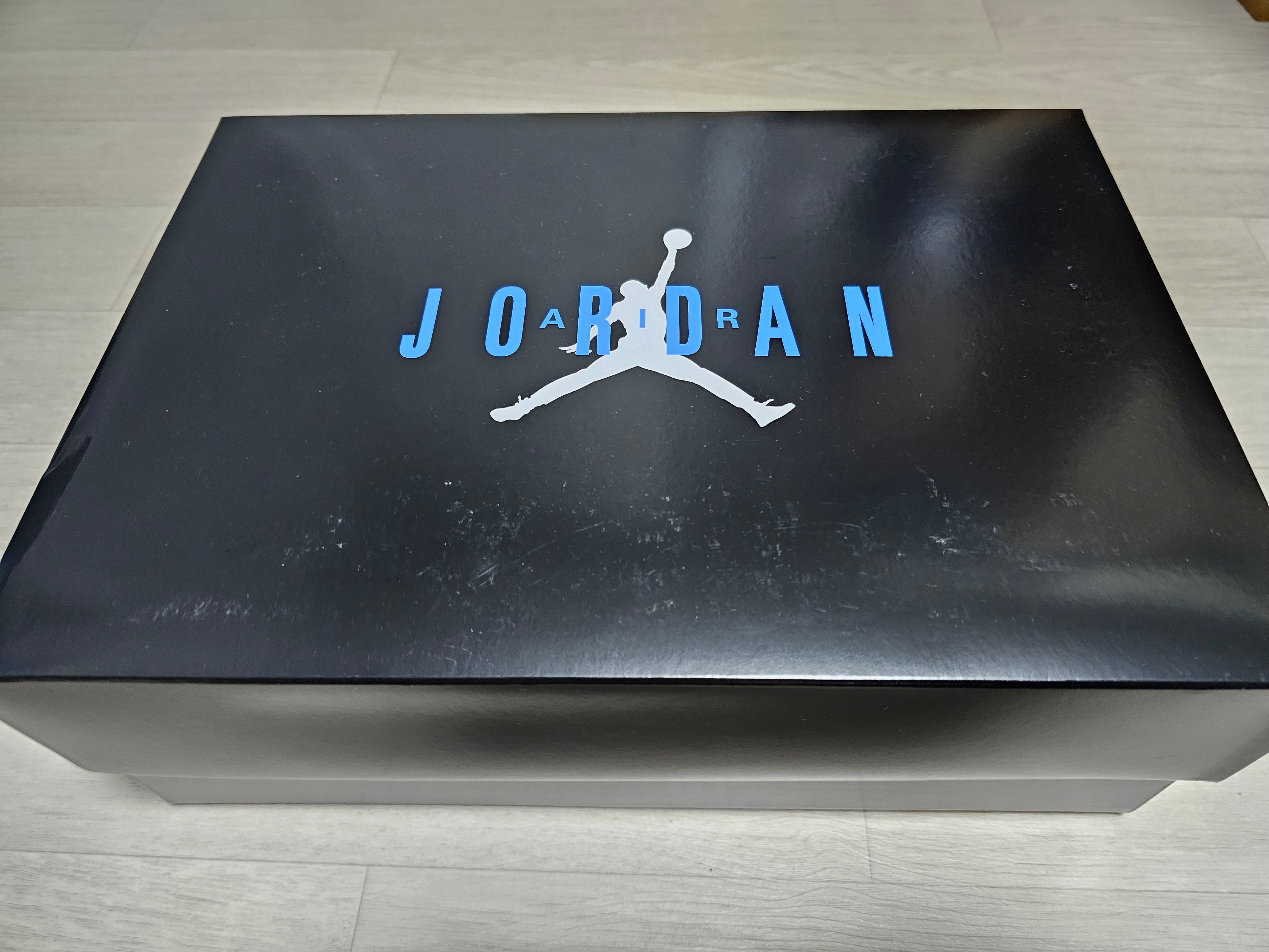 Jordan 11 Retro Low Cement Grey 착용 스타일 - 3