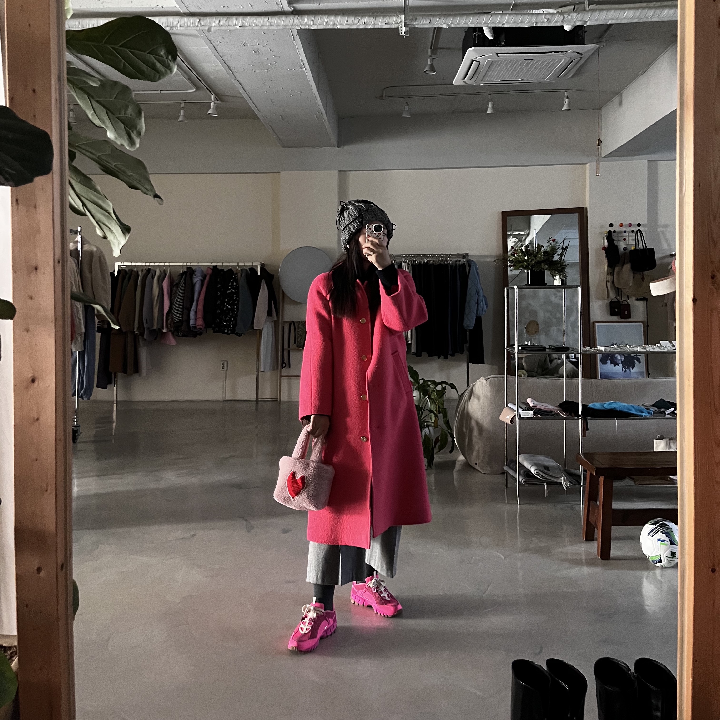 Nike x Jacquemus Air Humara LX Pink Flash 착용 스타일