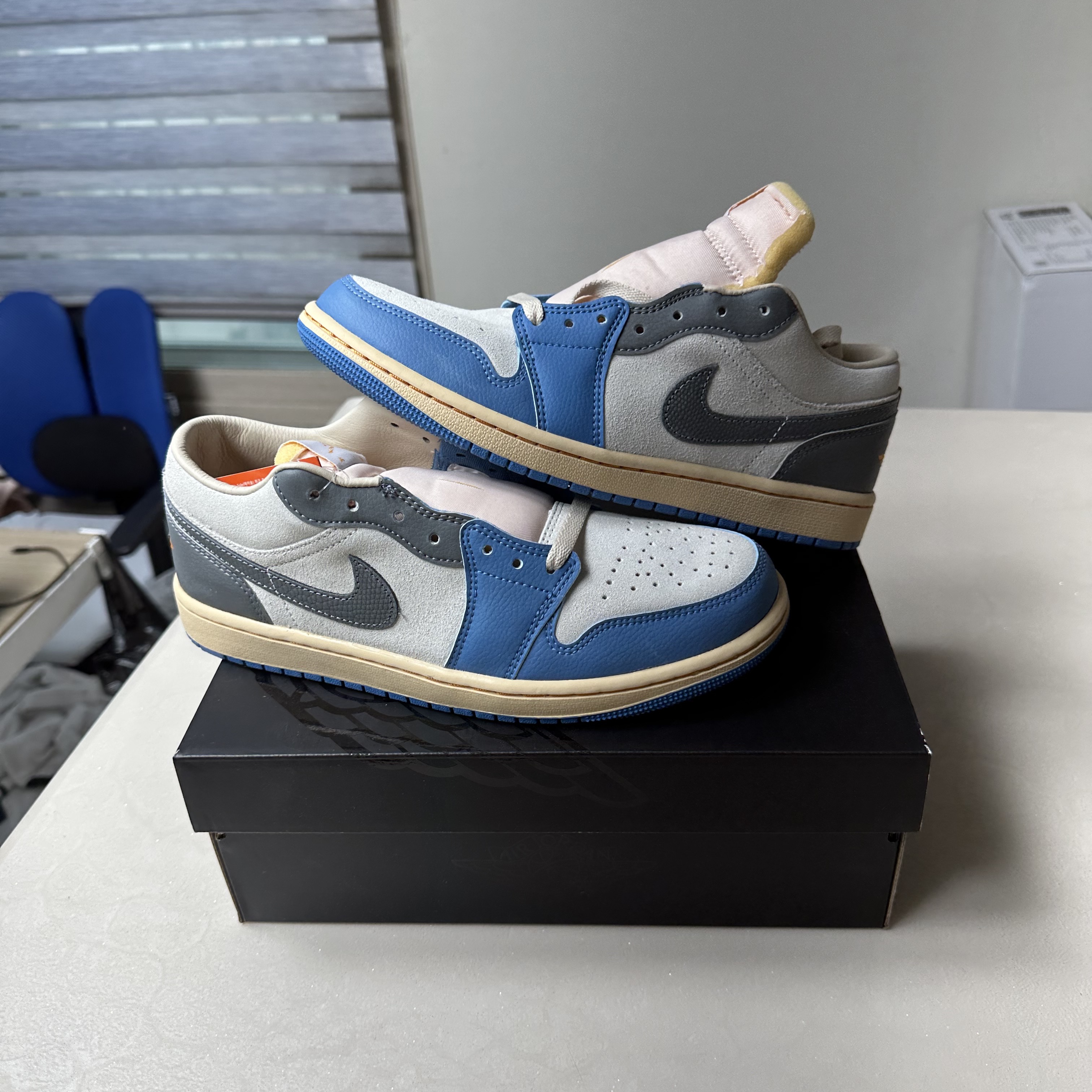 Jordan 1 Low SE Tokyo 96 착용 스타일 - 1
