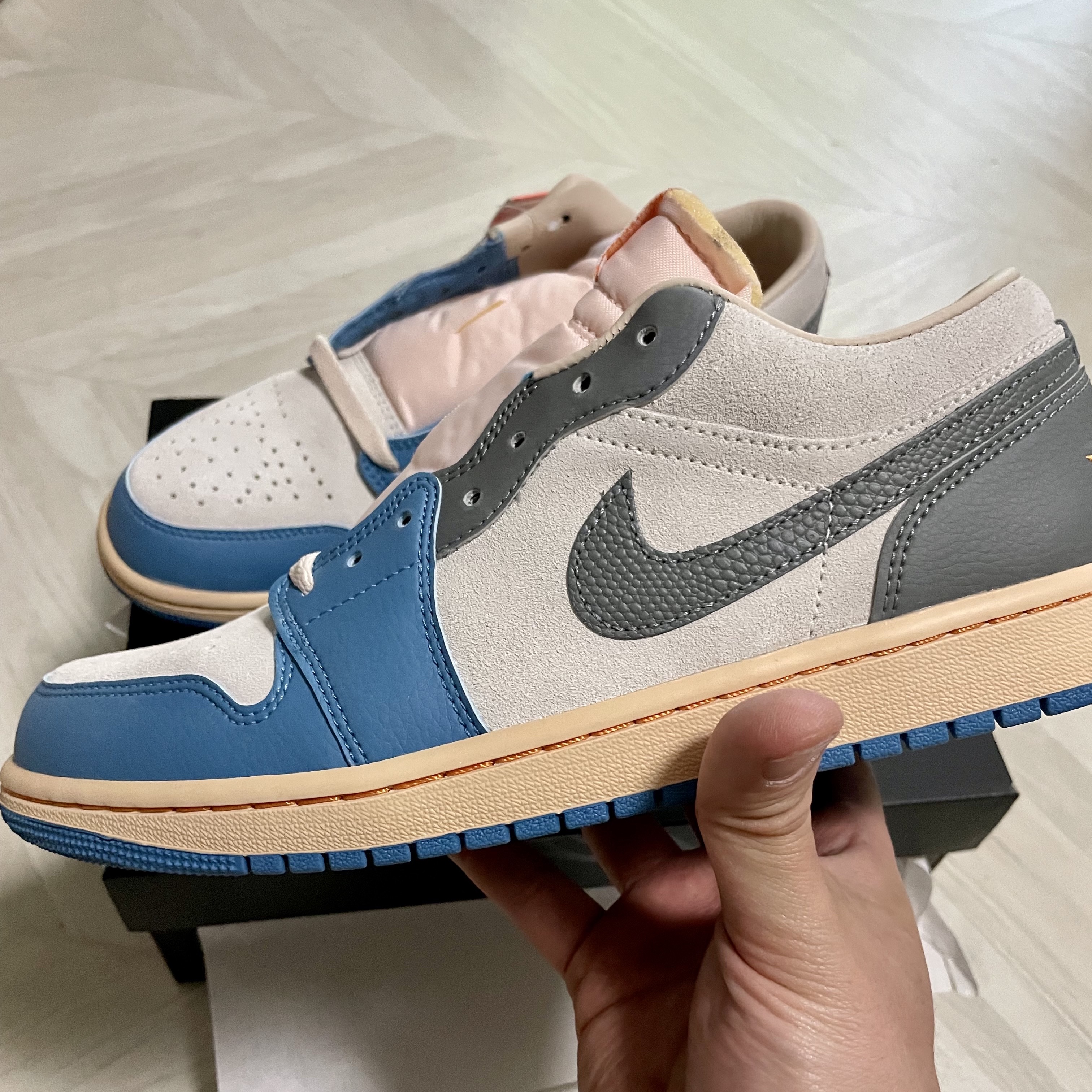 Jordan 1 Low SE Tokyo 96 착용 스타일 - 2