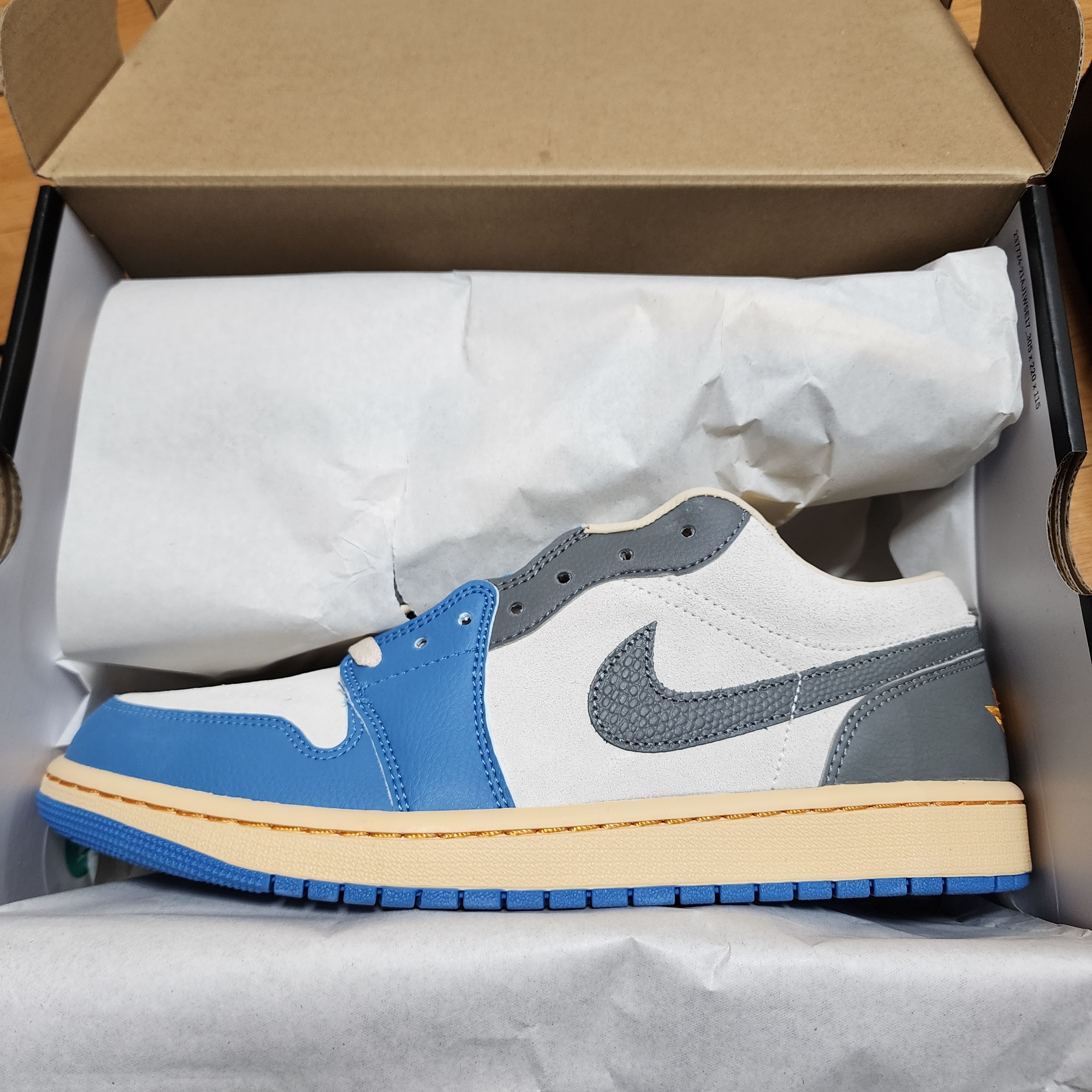 Jordan 1 Low SE Tokyo 96 착용 스타일 - 2