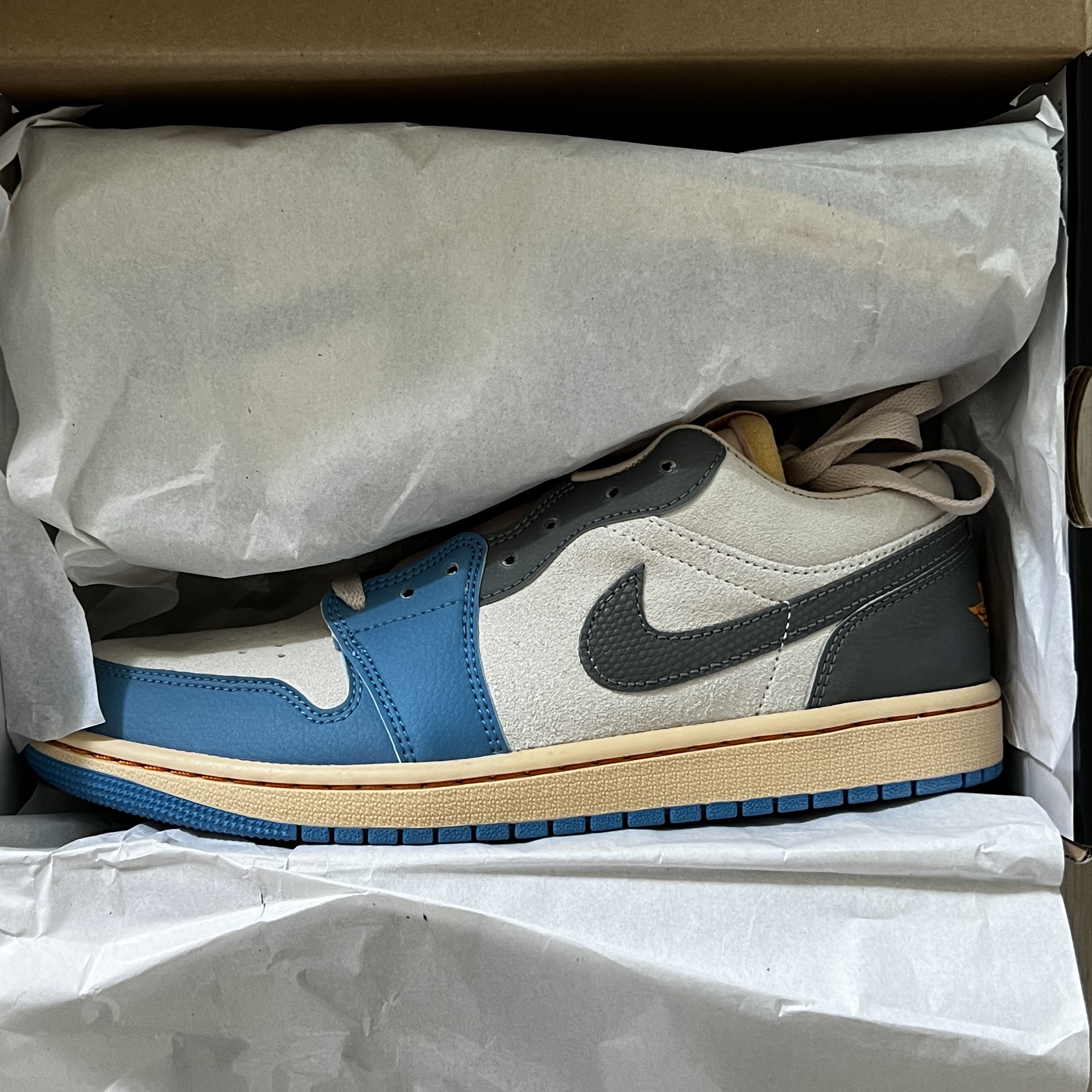 Jordan 1 Low SE Tokyo 96 착용 스타일 - 1