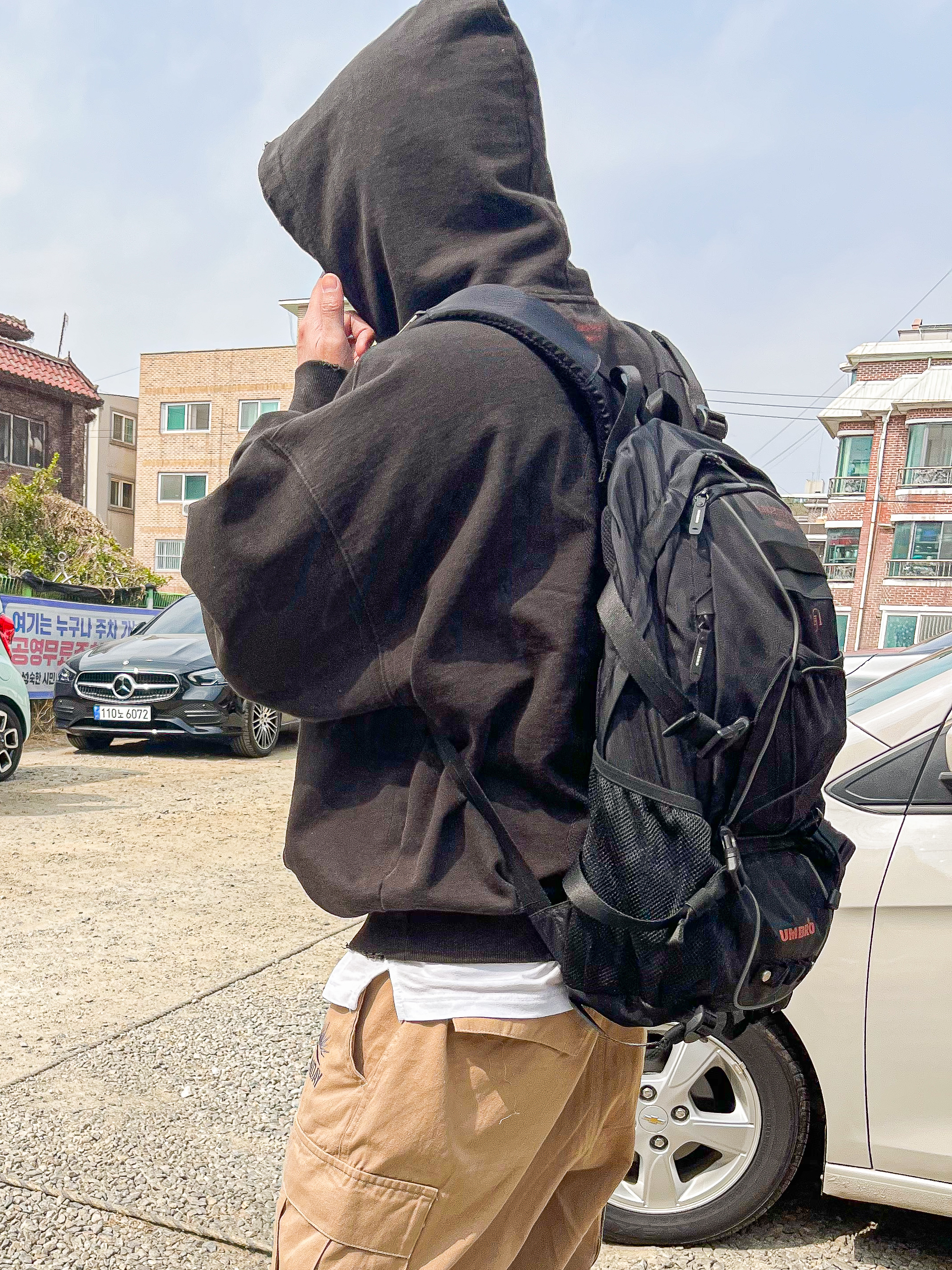 Undermycar x Umbro 2Way Backpack Black 착용 스타일 - 2