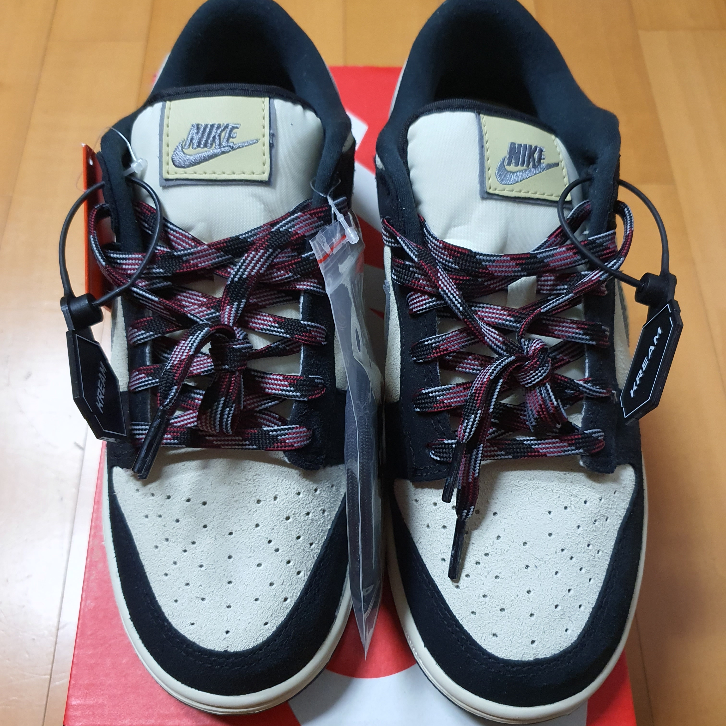 (W) Nike Dunk Low LX Black Suede 착용 스타일