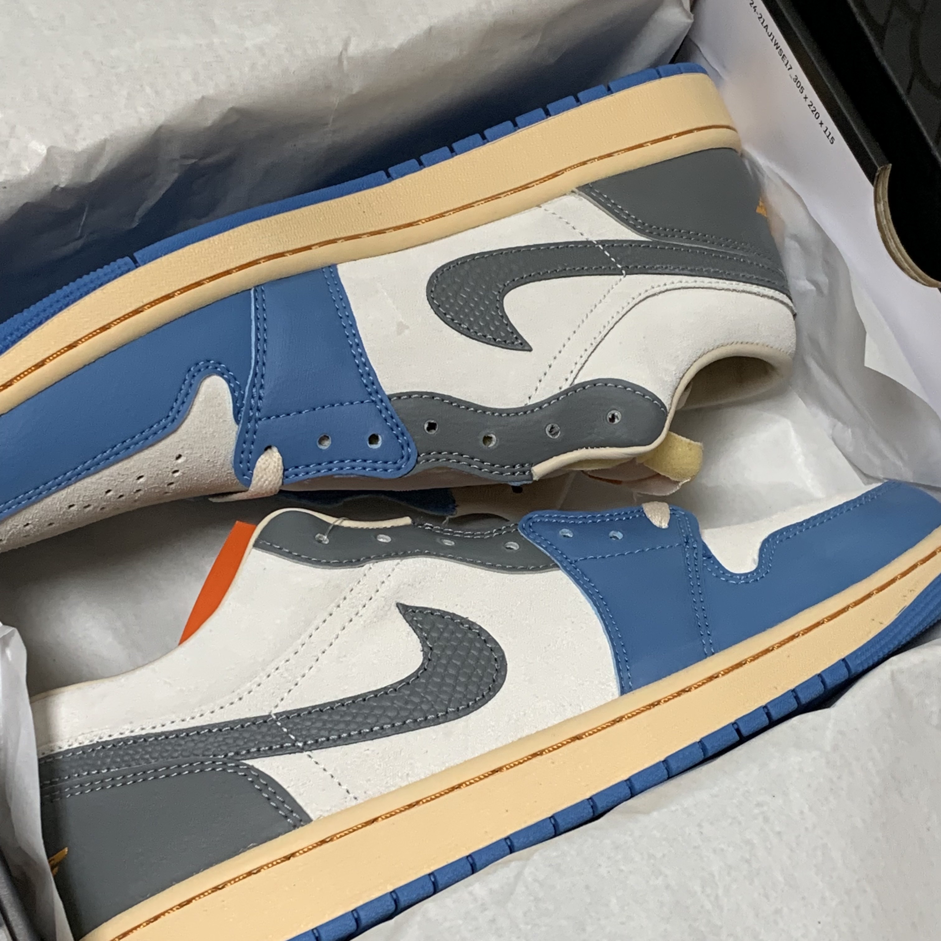 Jordan 1 Low SE Tokyo 96 착용 스타일