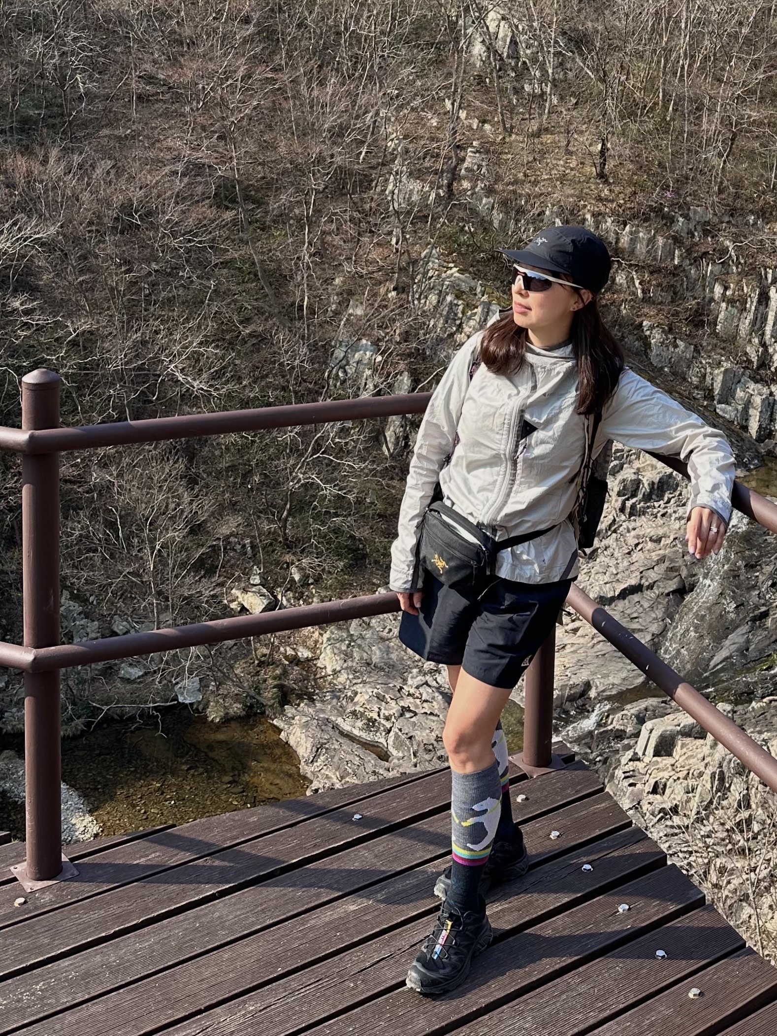 (W) Nike ACG Oversized Shorts Black - Asia, Salomon XT-6 ADV Black 착용 스타일 - 2