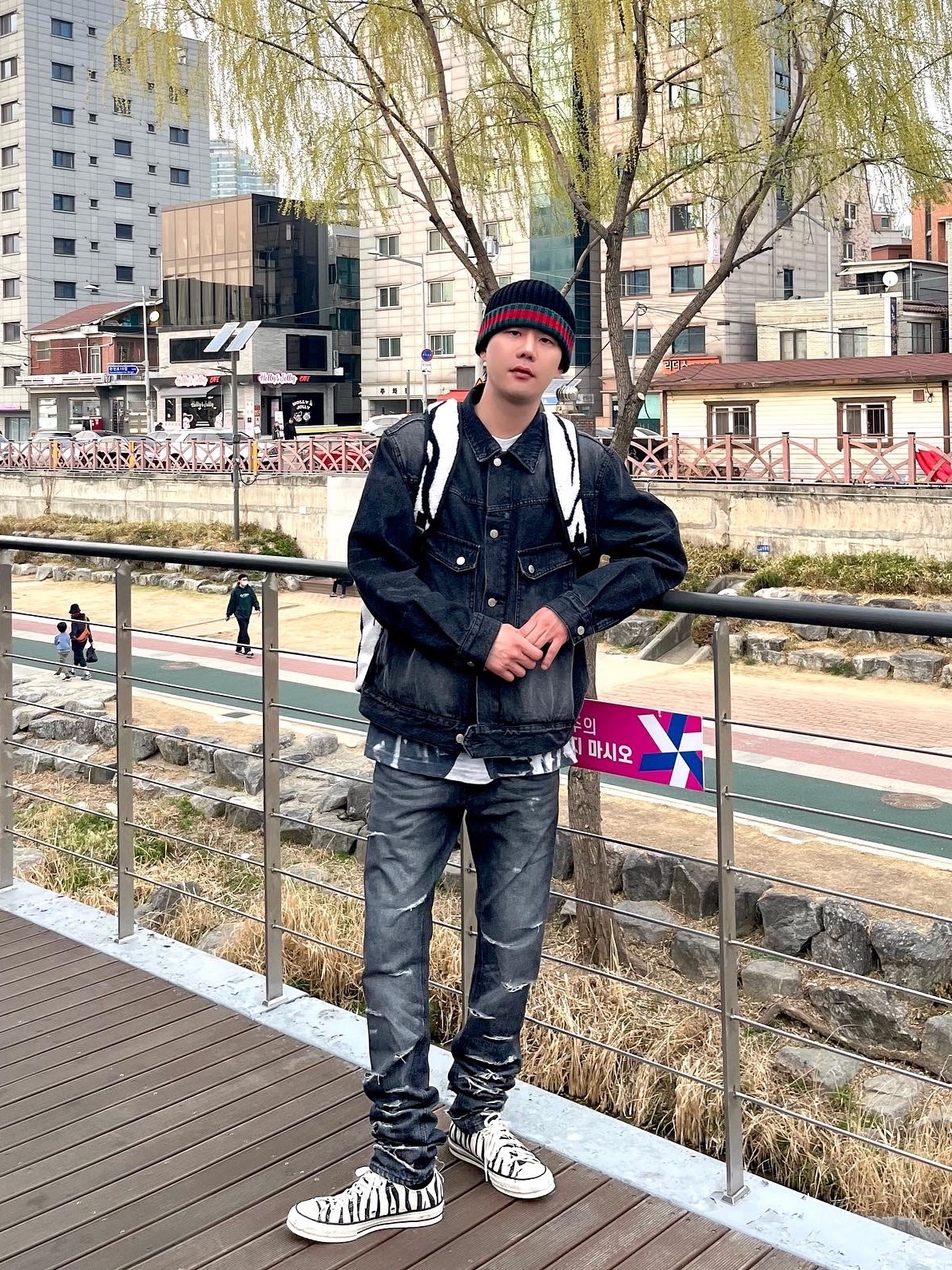 Undermycar Ecdysis Destroyed Wax Coating Jeans with Konic Section Obsidian - 22FW 착용 스타일 - 1