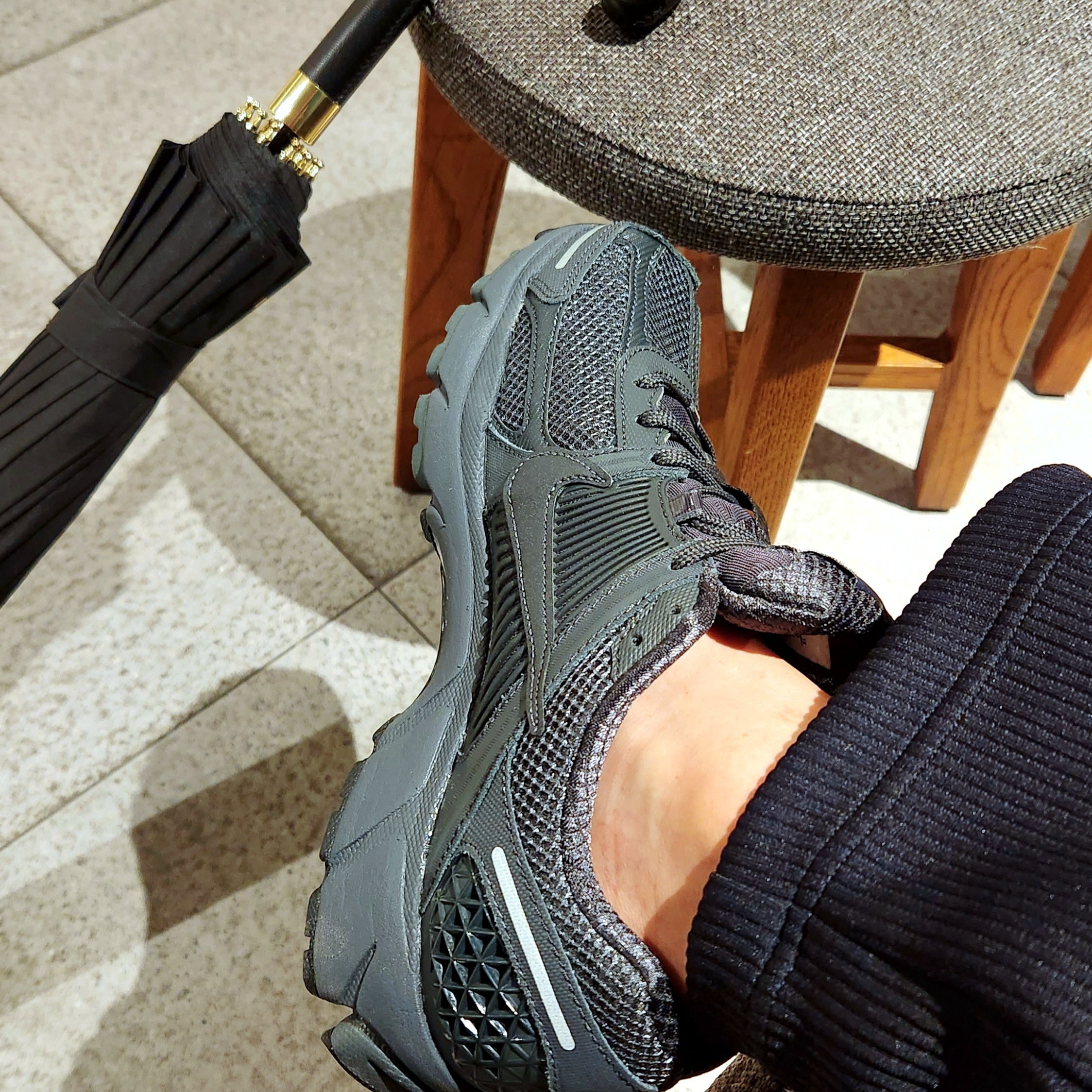 Nike Zoom Vomero 5 SP Anthracite 2023 착용 스타일 - 2