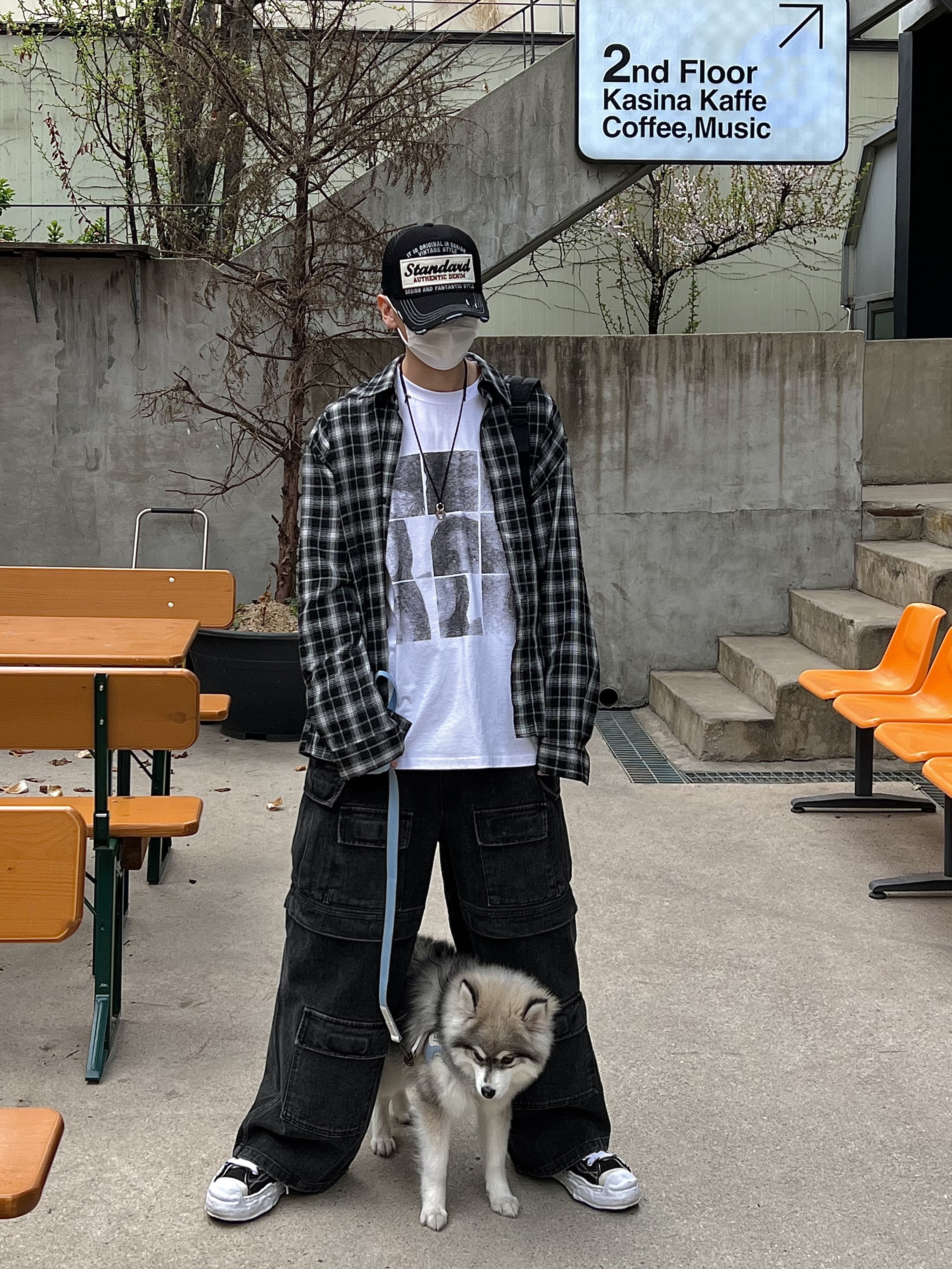 Maison Mihara Yasuhiro Hank OG Sole Canvas Low-top Sneakers Black 착용 스타일 - 1
