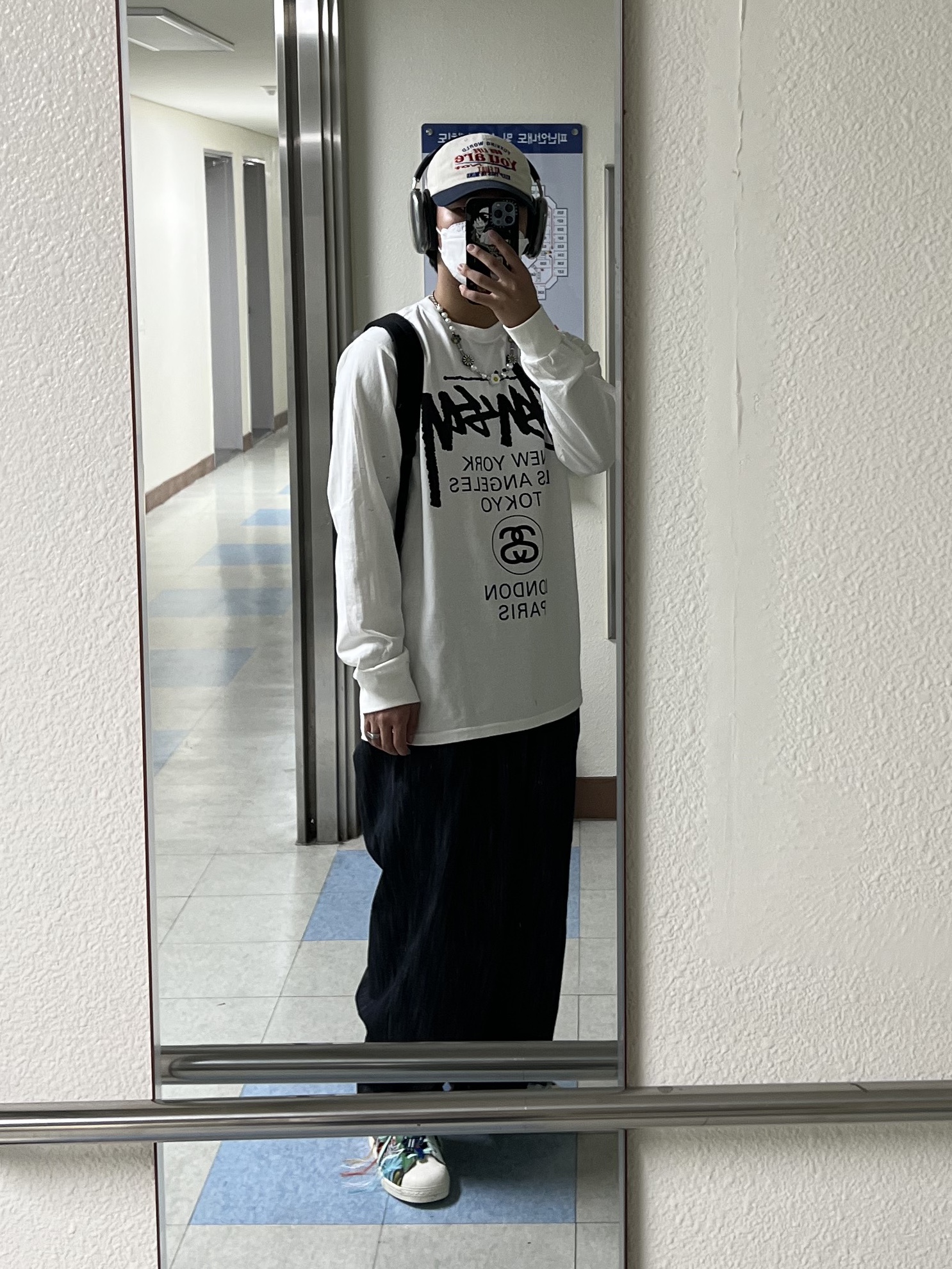 Adidas x Sean Wotherspoon Superstar Superearth Black, Stussy World Tour LS T-Shirt White 착용 스타일 - 3