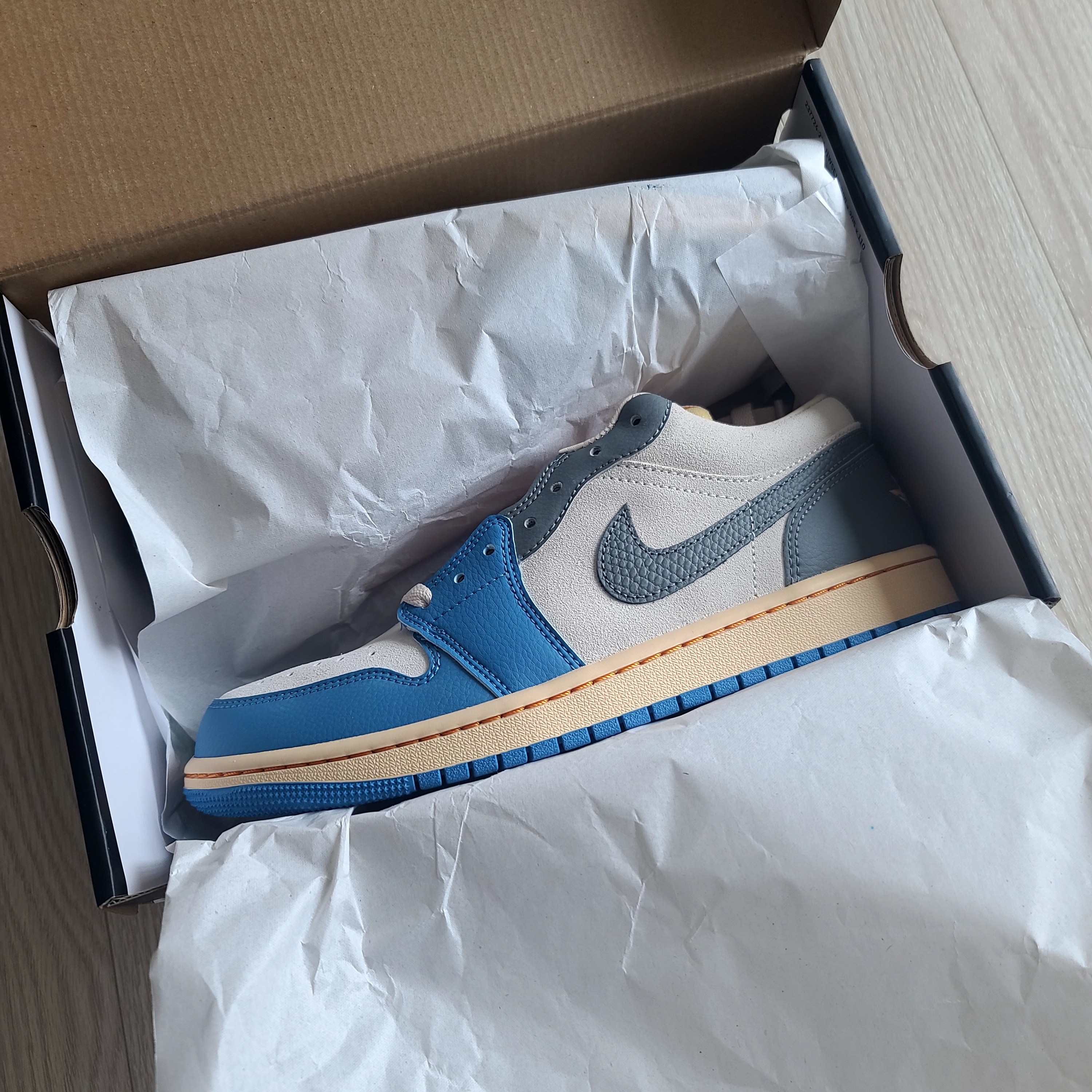 Jordan 1 Low SE Tokyo 96 착용 스타일 - 3