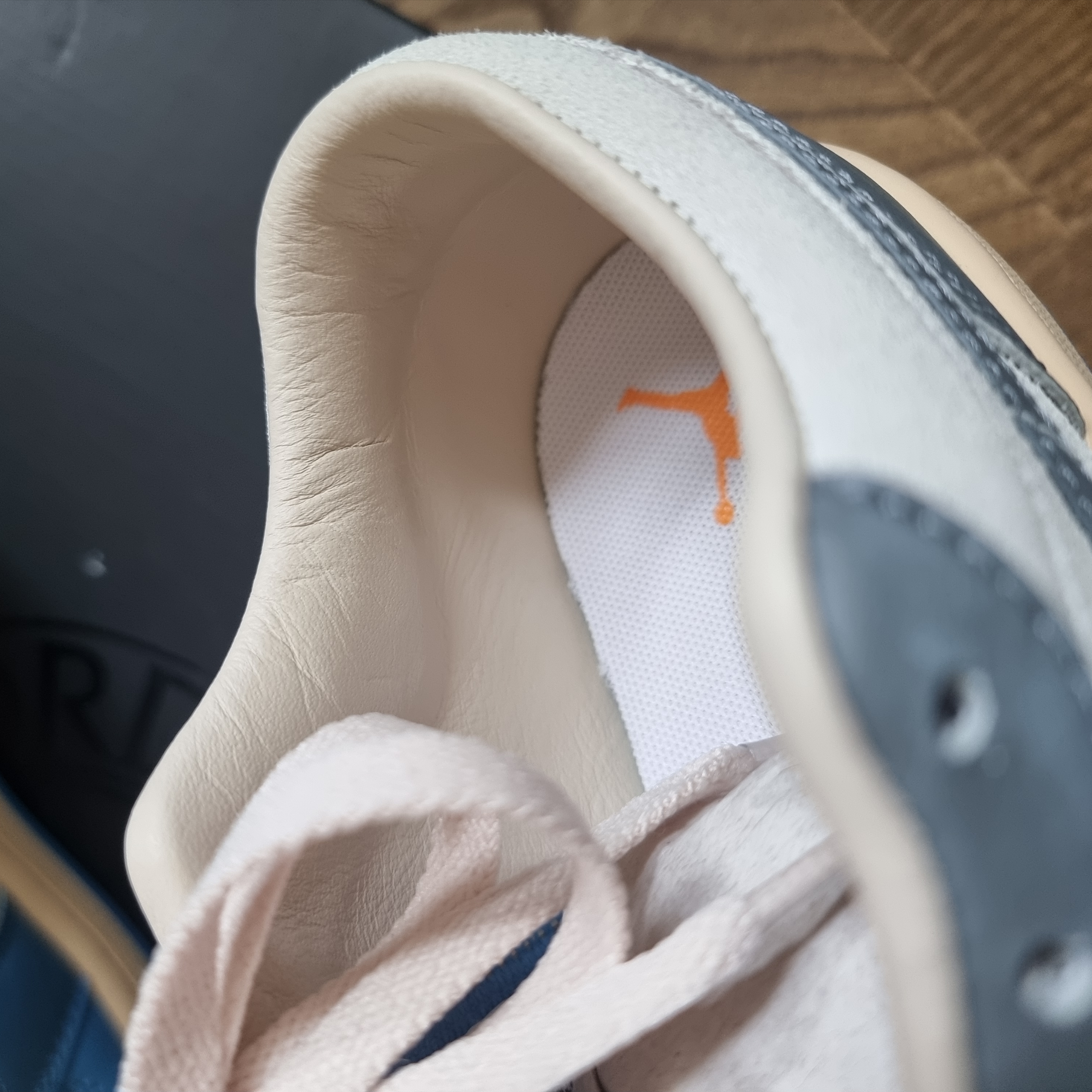 Jordan 1 Low SE Tokyo 96 착용 스타일 - 2
